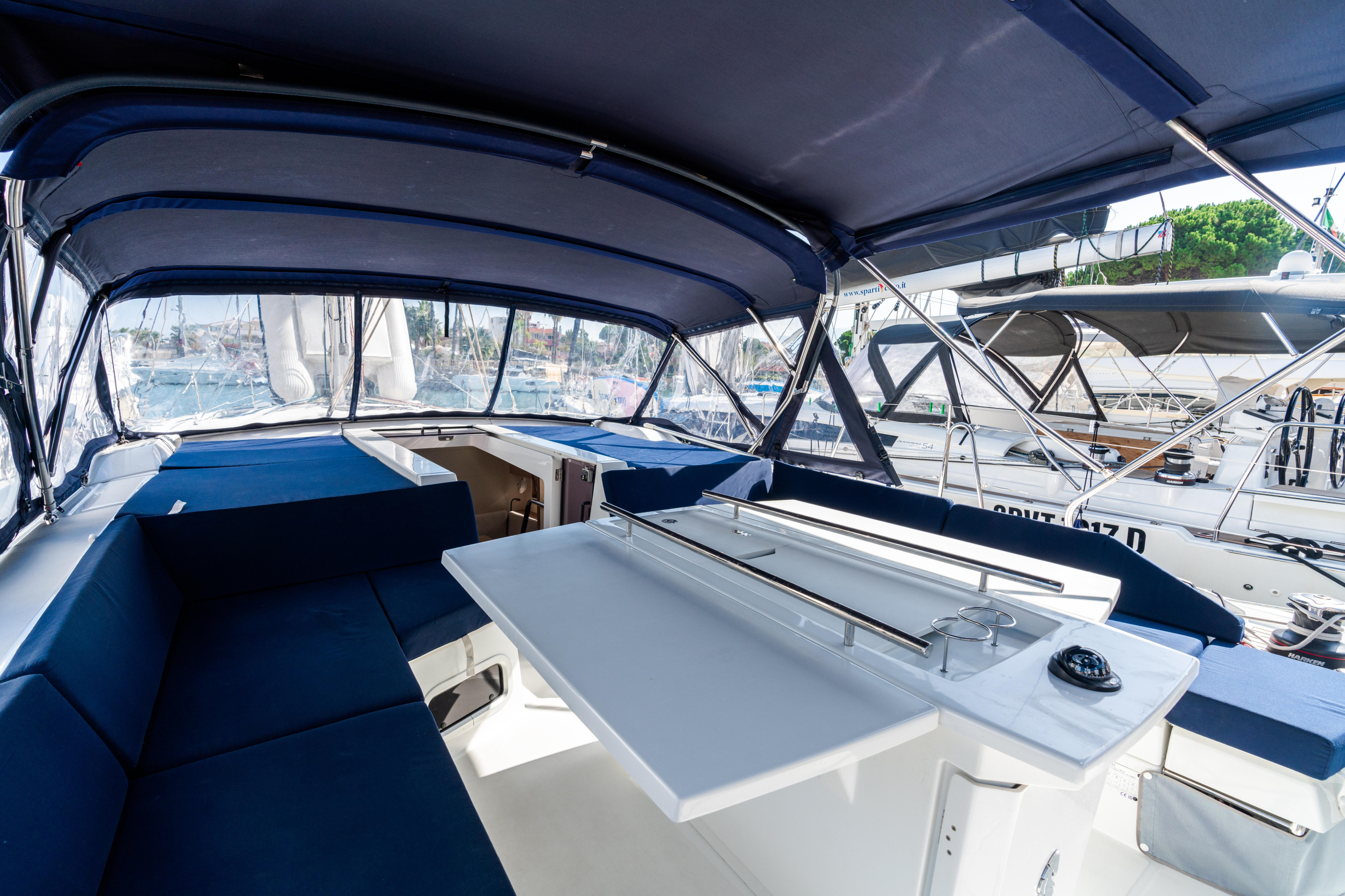 Oceanis 51.1 — photo 24