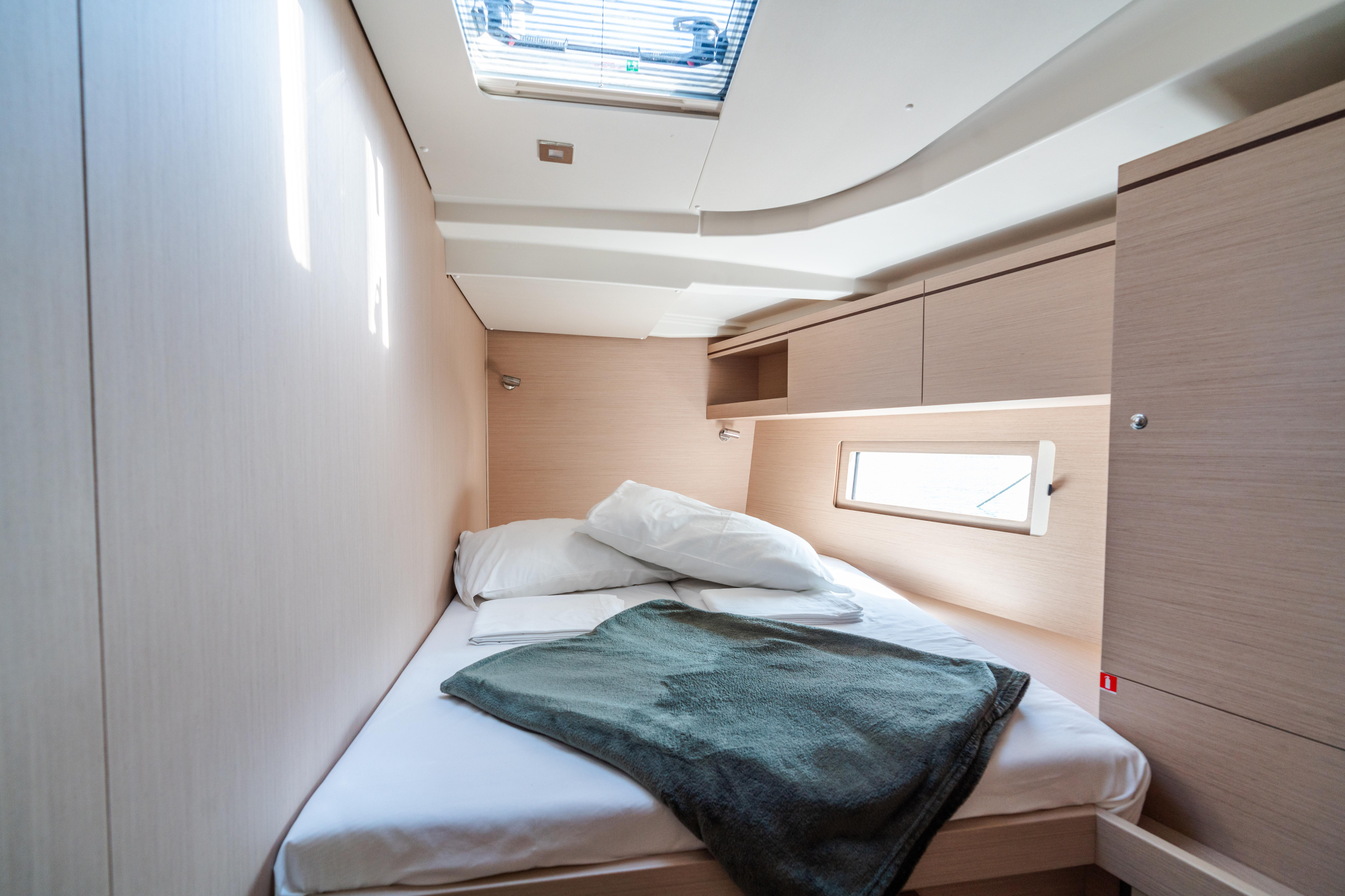 Oceanis 51.1 — photo 29