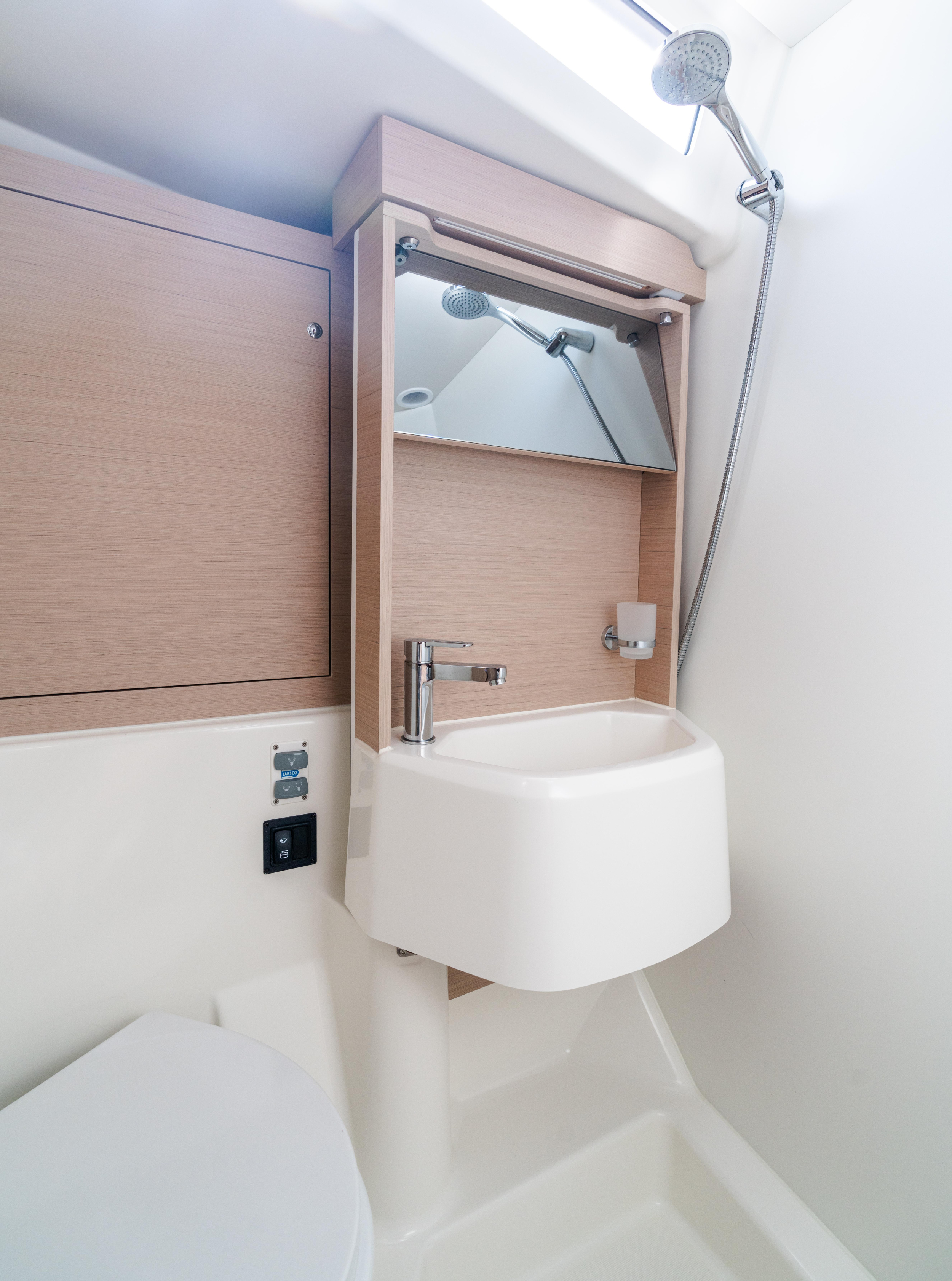 Oceanis 51.1 — photo 17