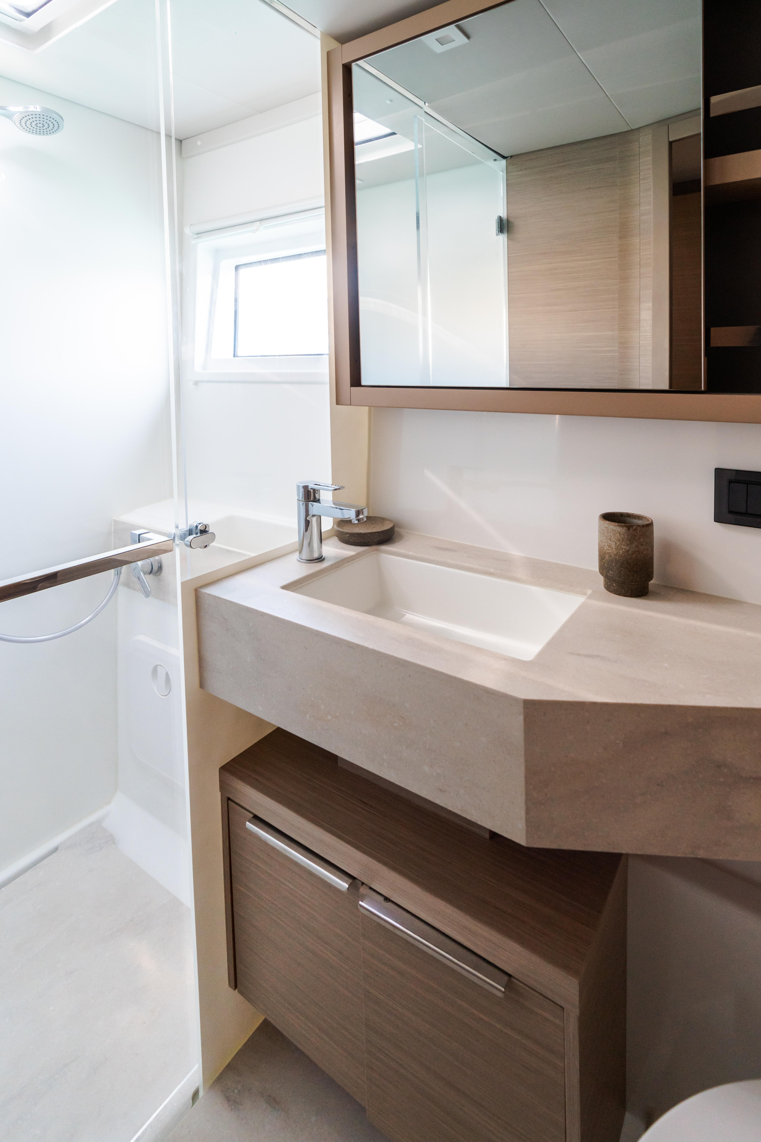 Lagoon 46 — photo 16