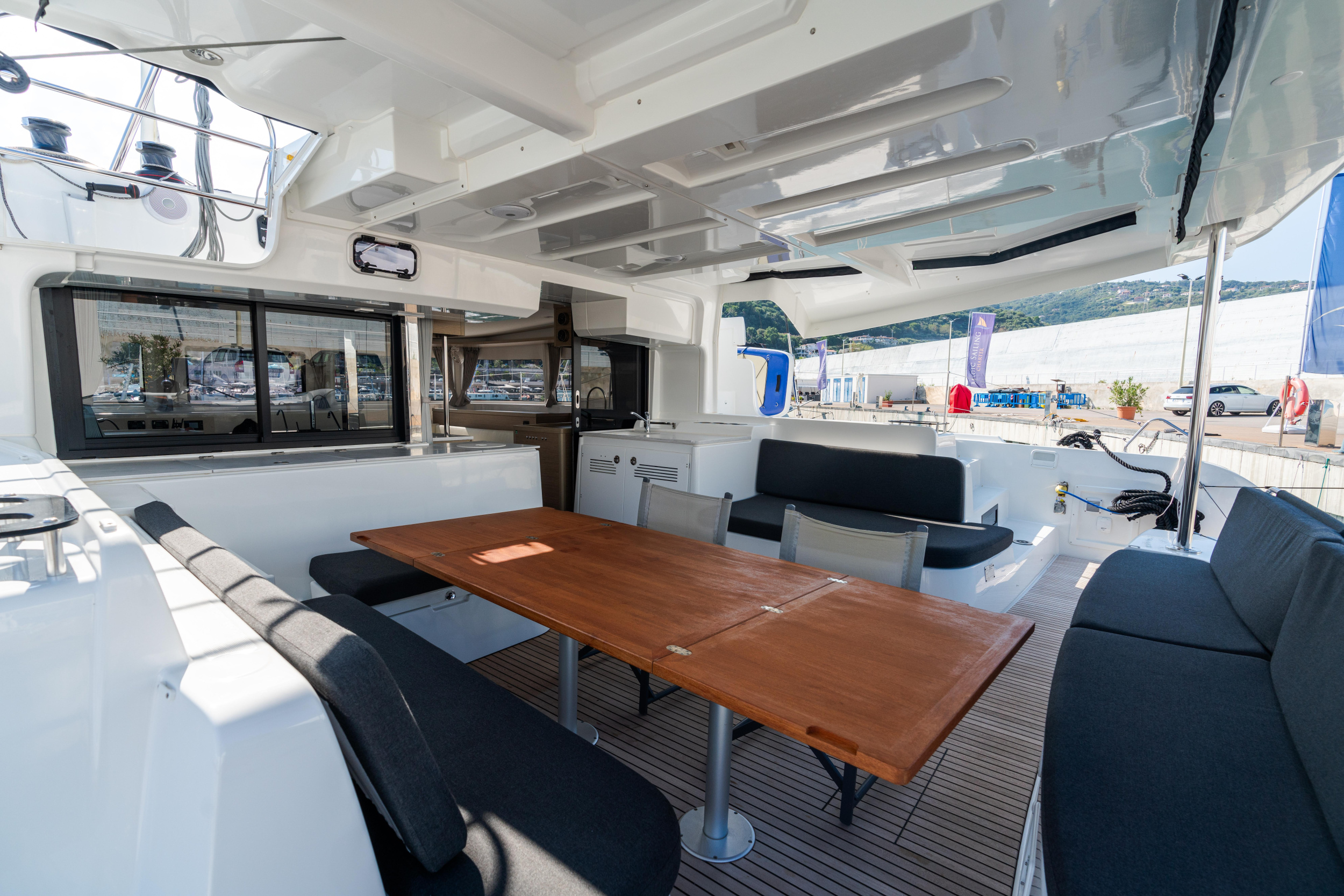 Lagoon 46 — photo 11