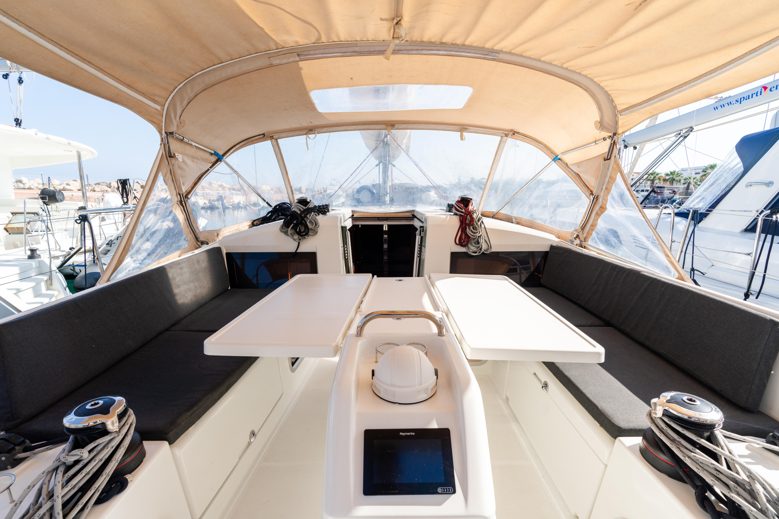 Sun Odyssey 440 — photo 18