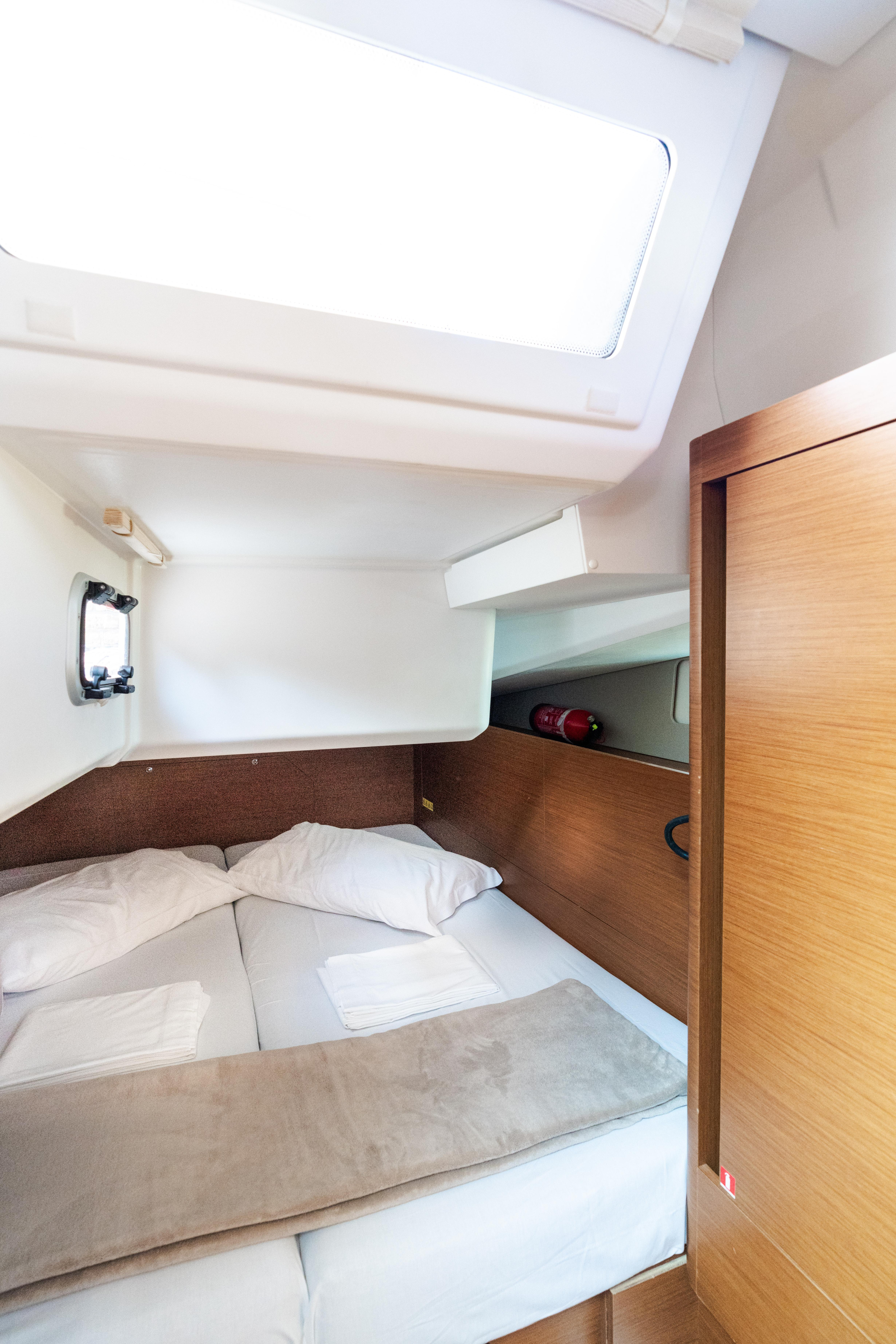 Sun Odyssey 440 — photo 12