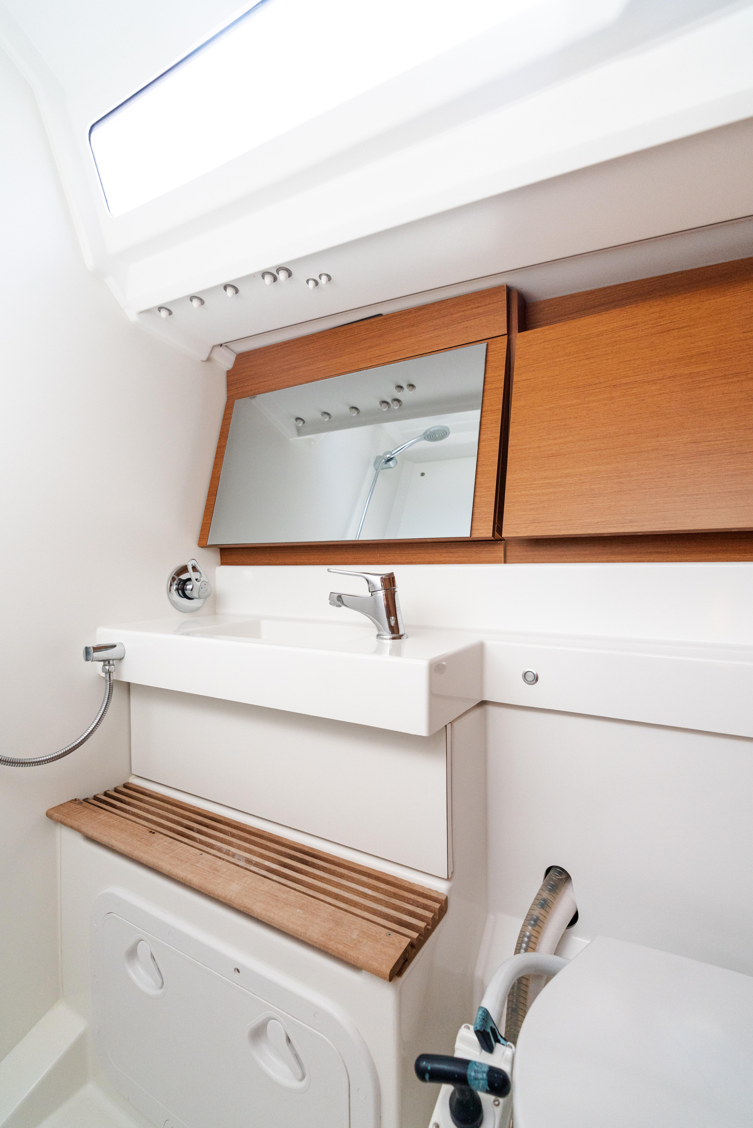 Sun Odyssey 440 — photo 24