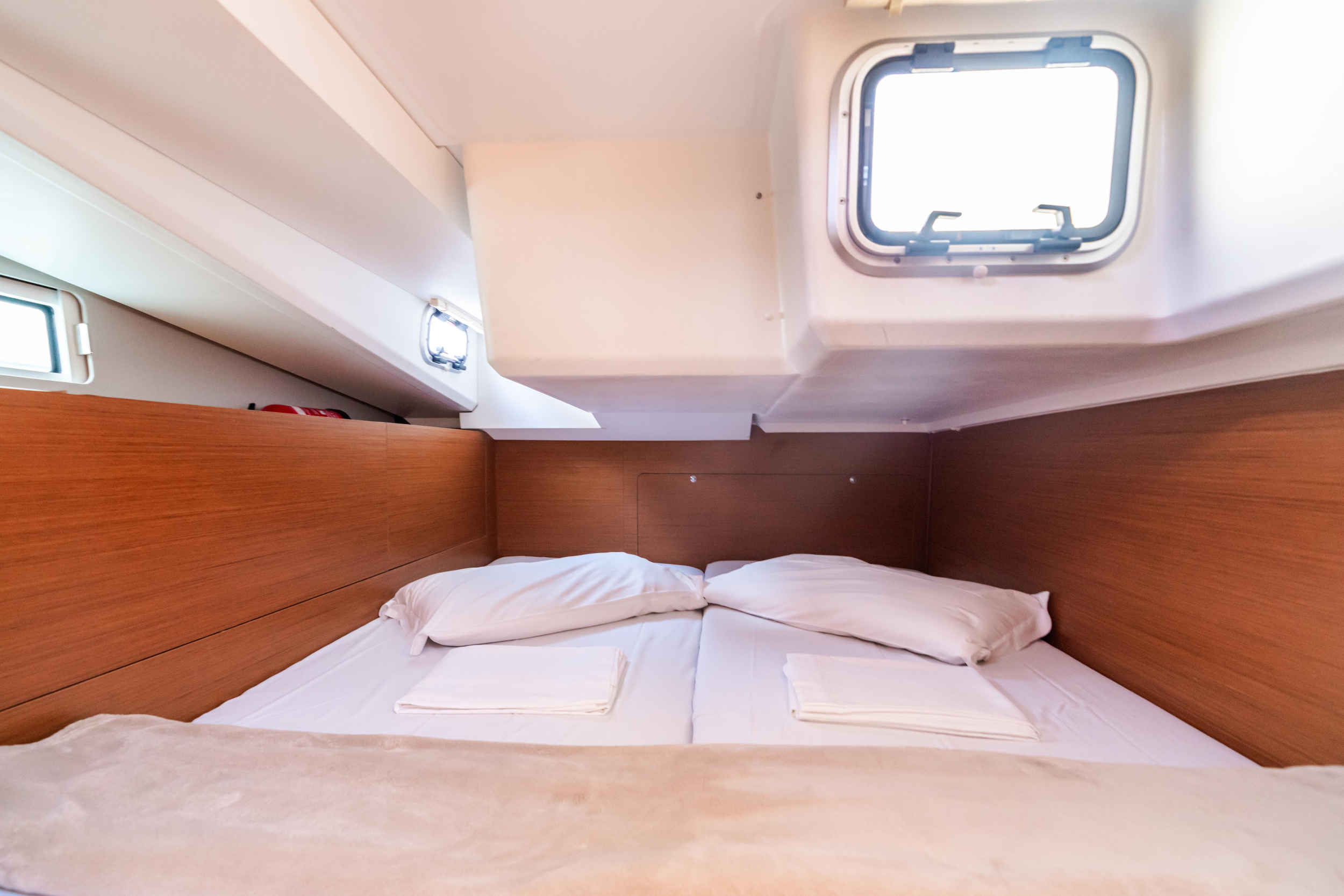 Sun Odyssey 440 — photo 4
