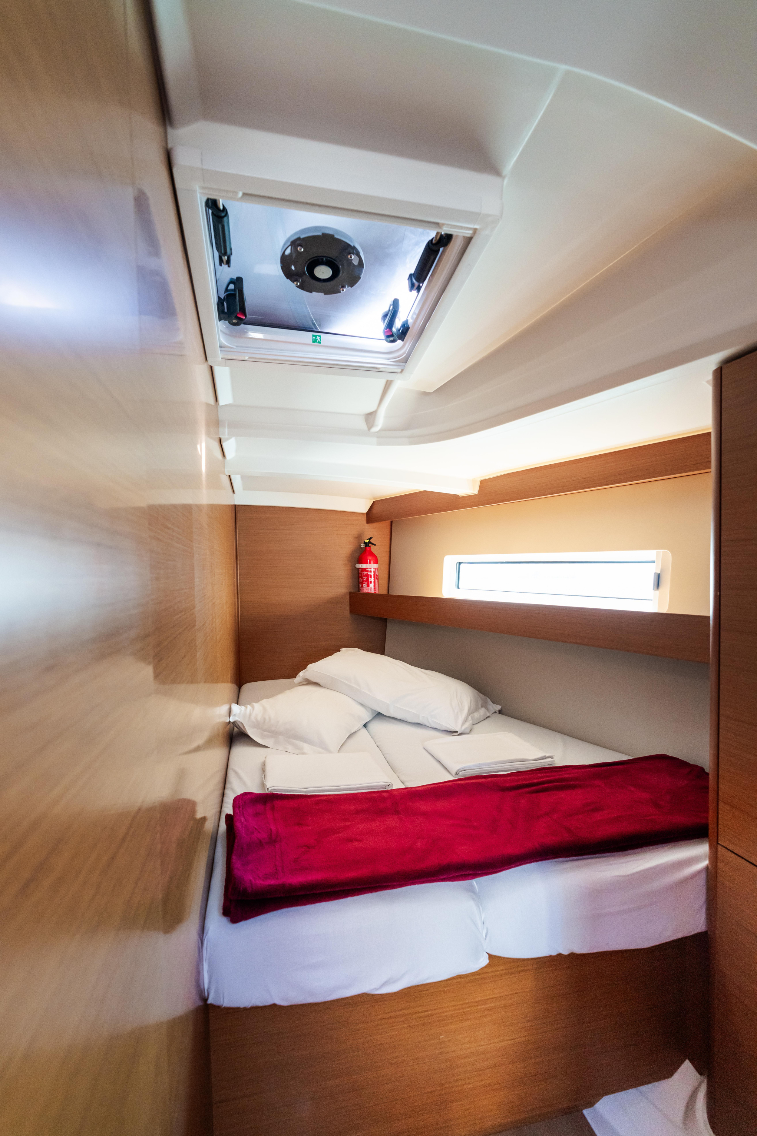 Sun Odyssey 440 — photo 17