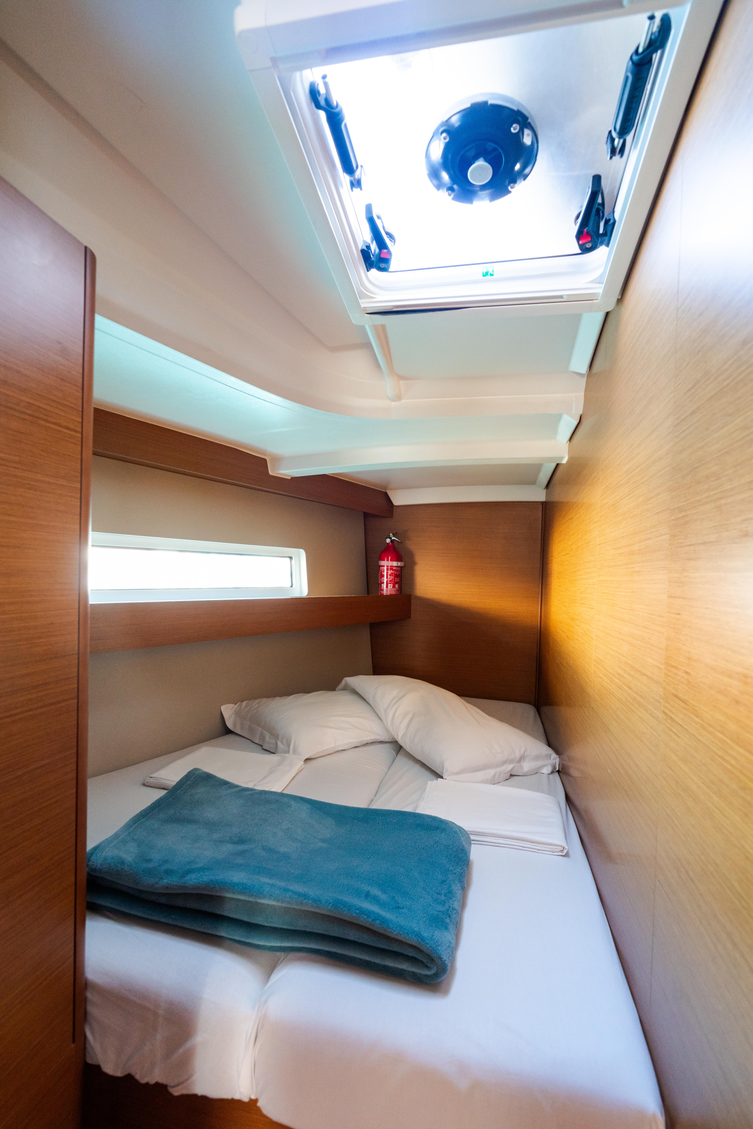Sun Odyssey 440 — photo 8