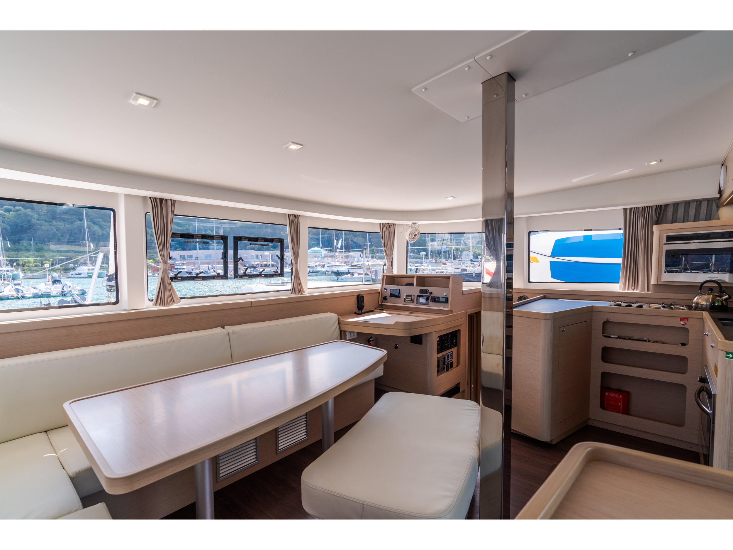 Lagoon 42 — photo 25
