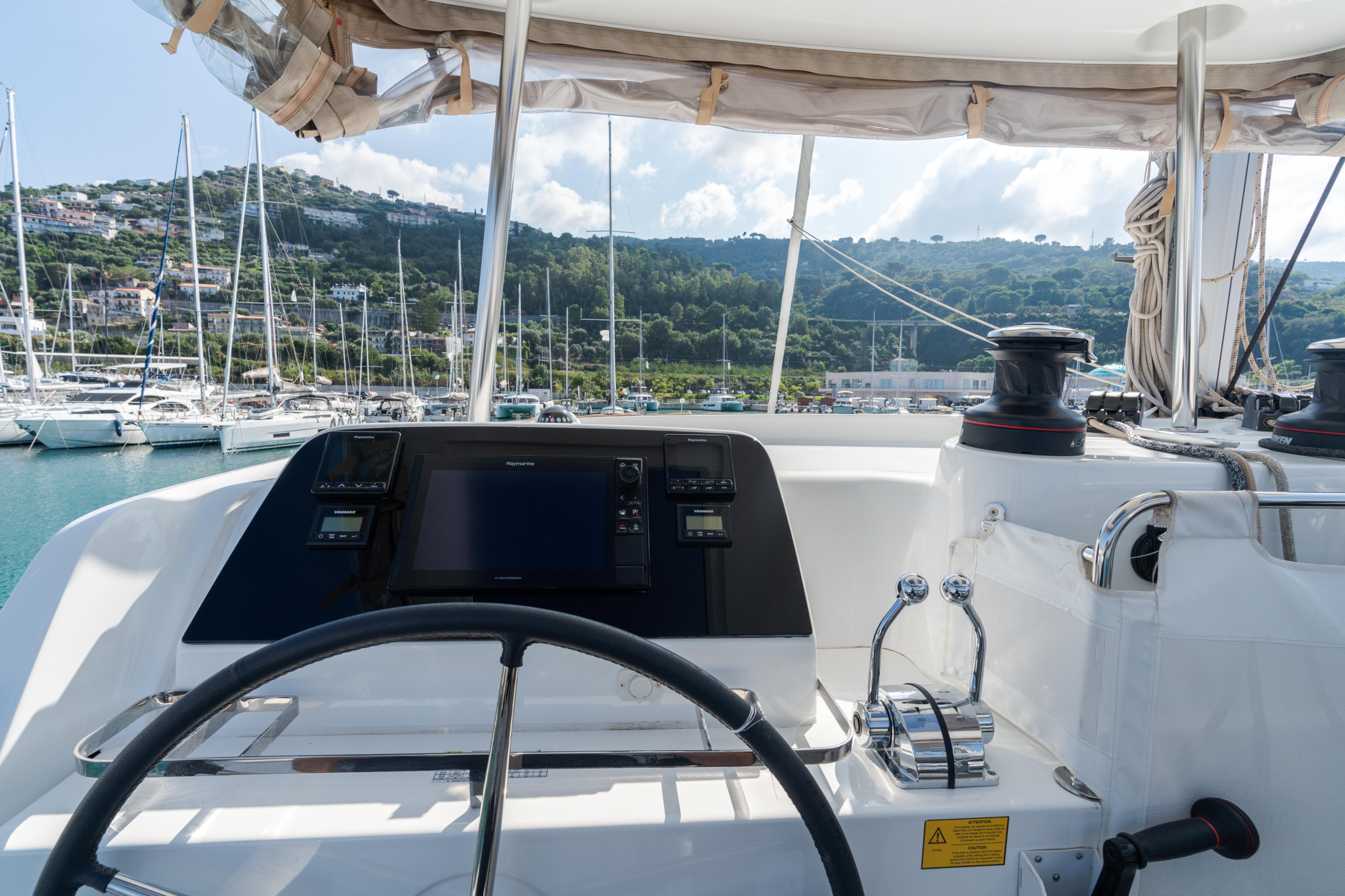 Lagoon 42 — photo 9