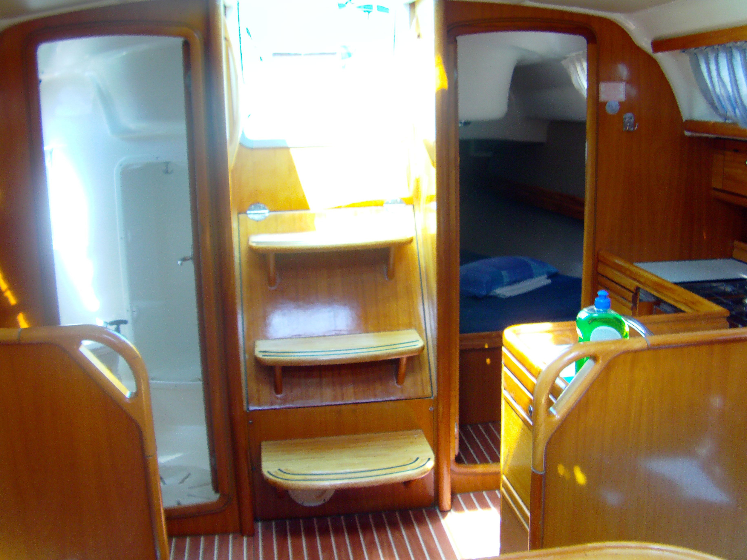 Bavaria 33 Cruiser — photo 12