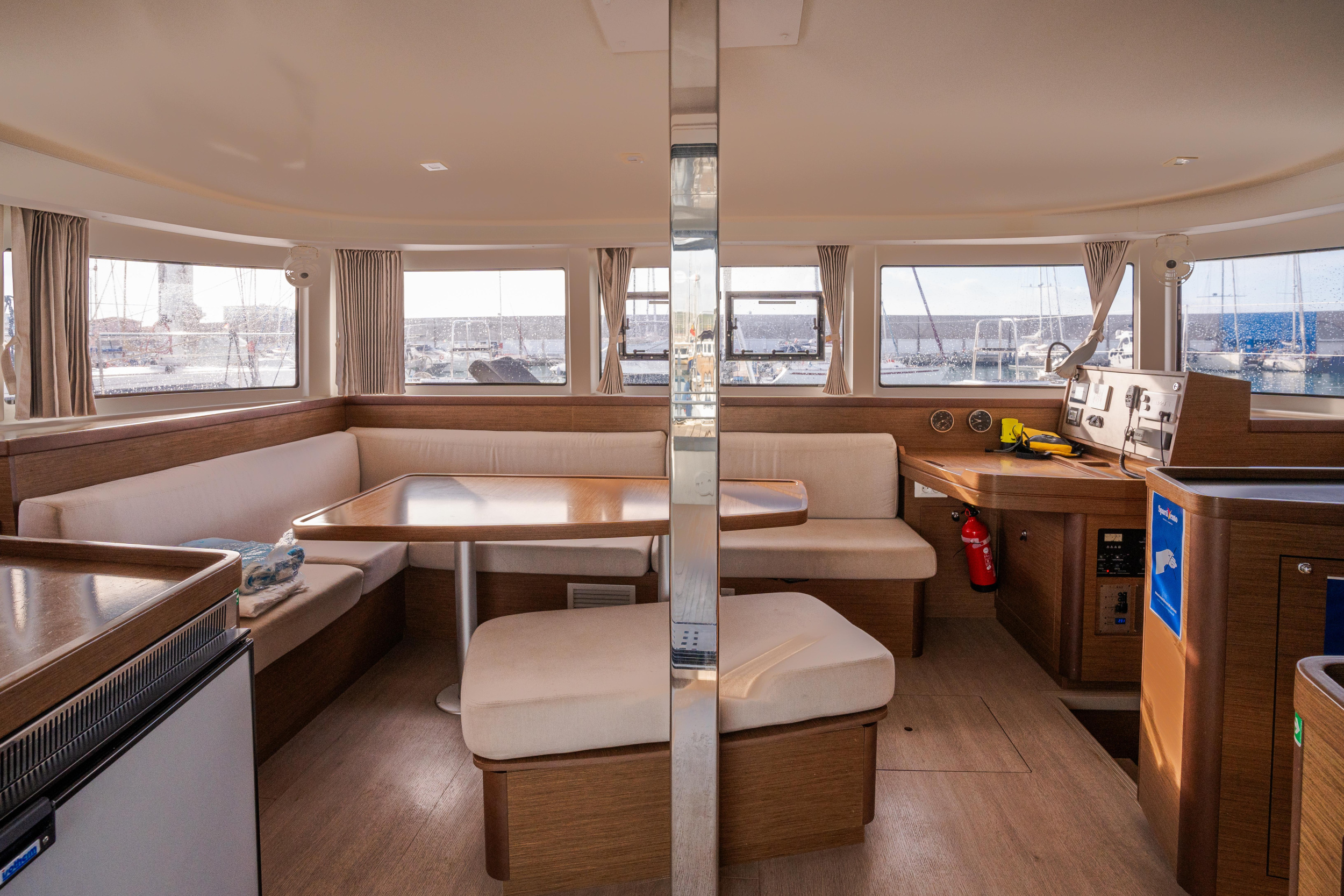 Lagoon 42 — photo 20