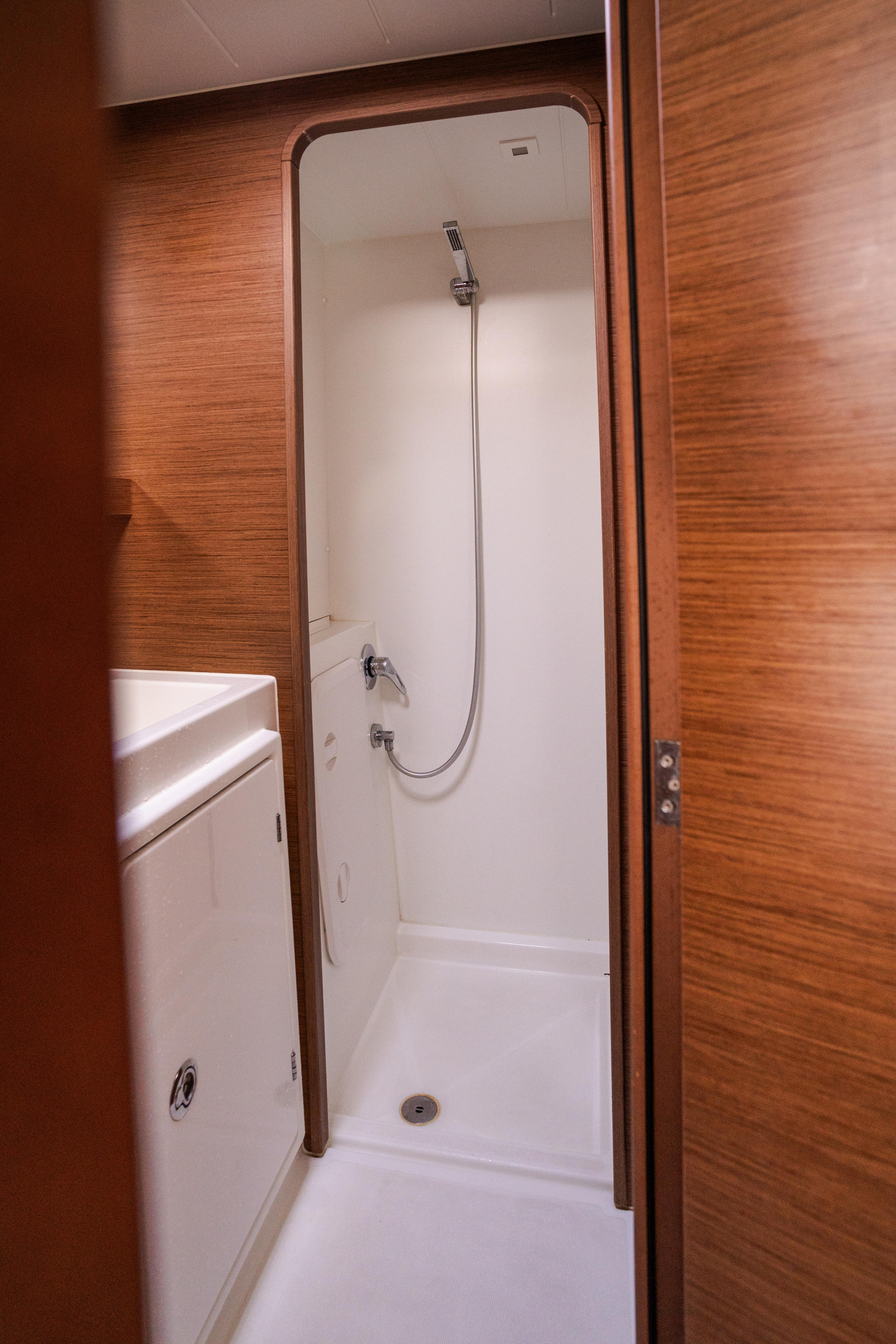 Lagoon 42 — photo 43