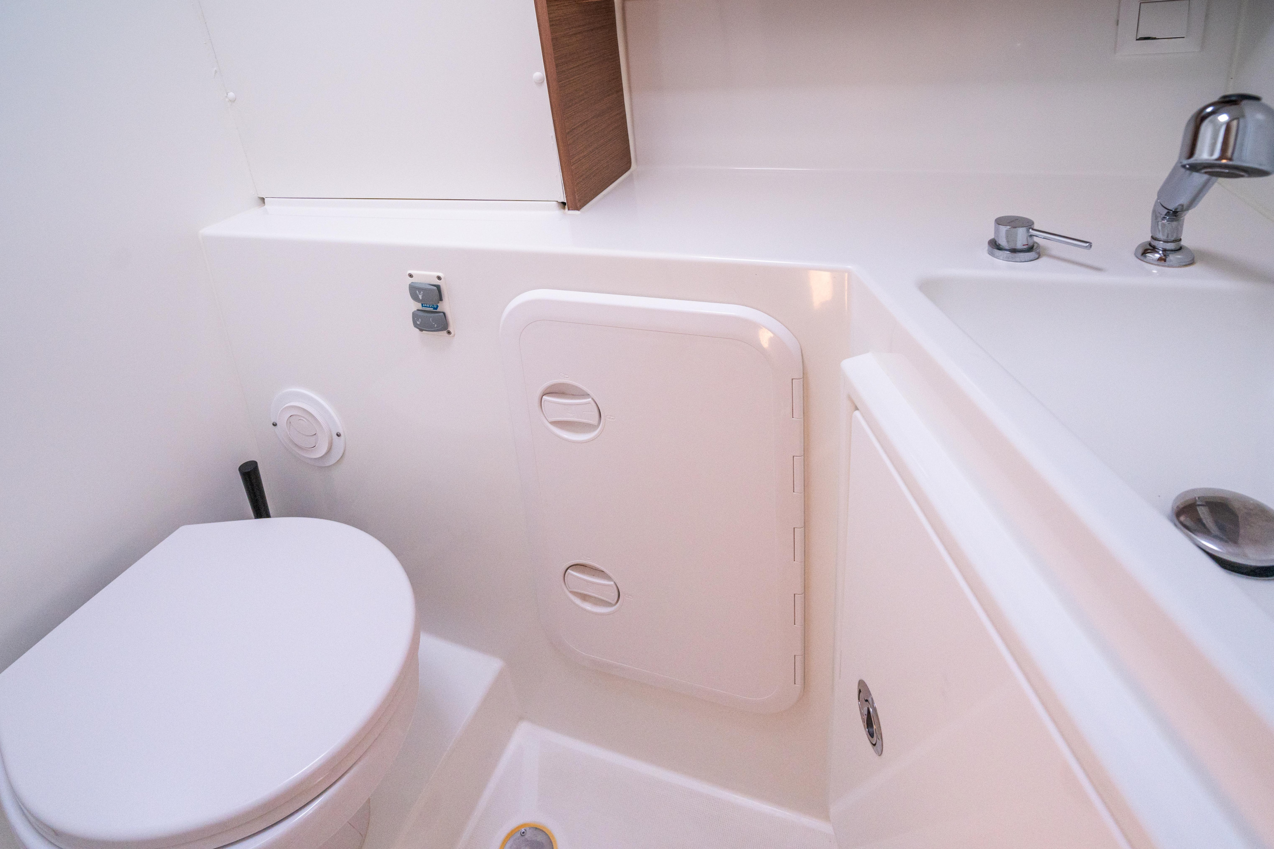 Lagoon 42 — photo 21