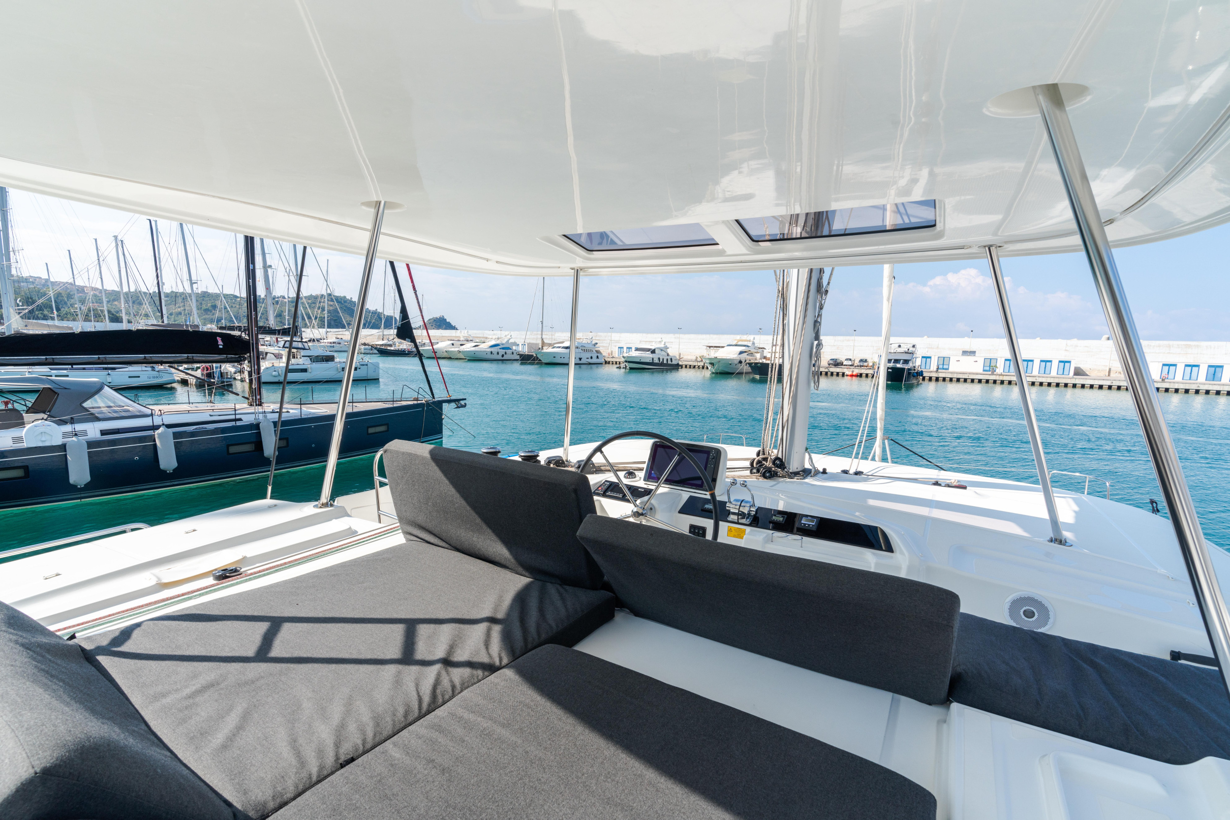 Lagoon 46 — photo 21