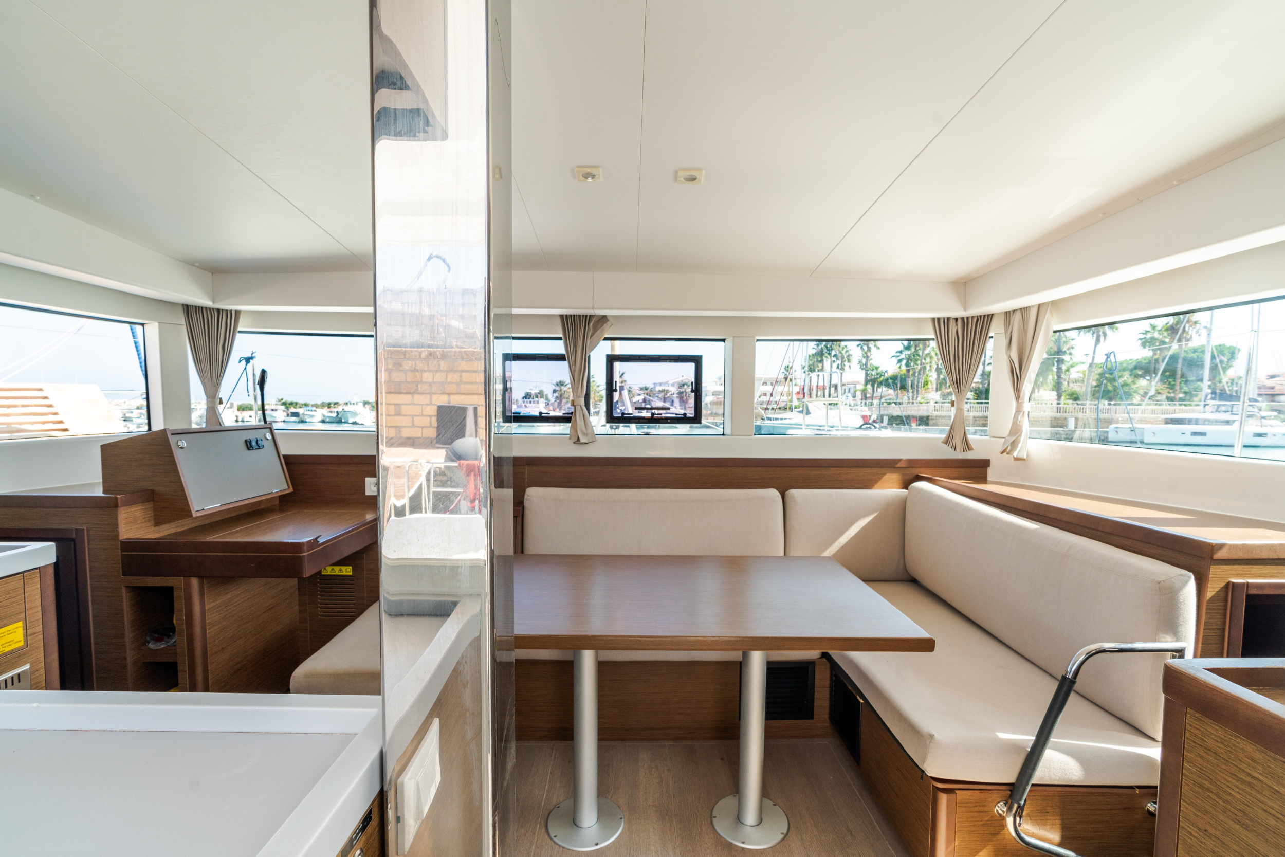 Lagoon 40 — photo 13