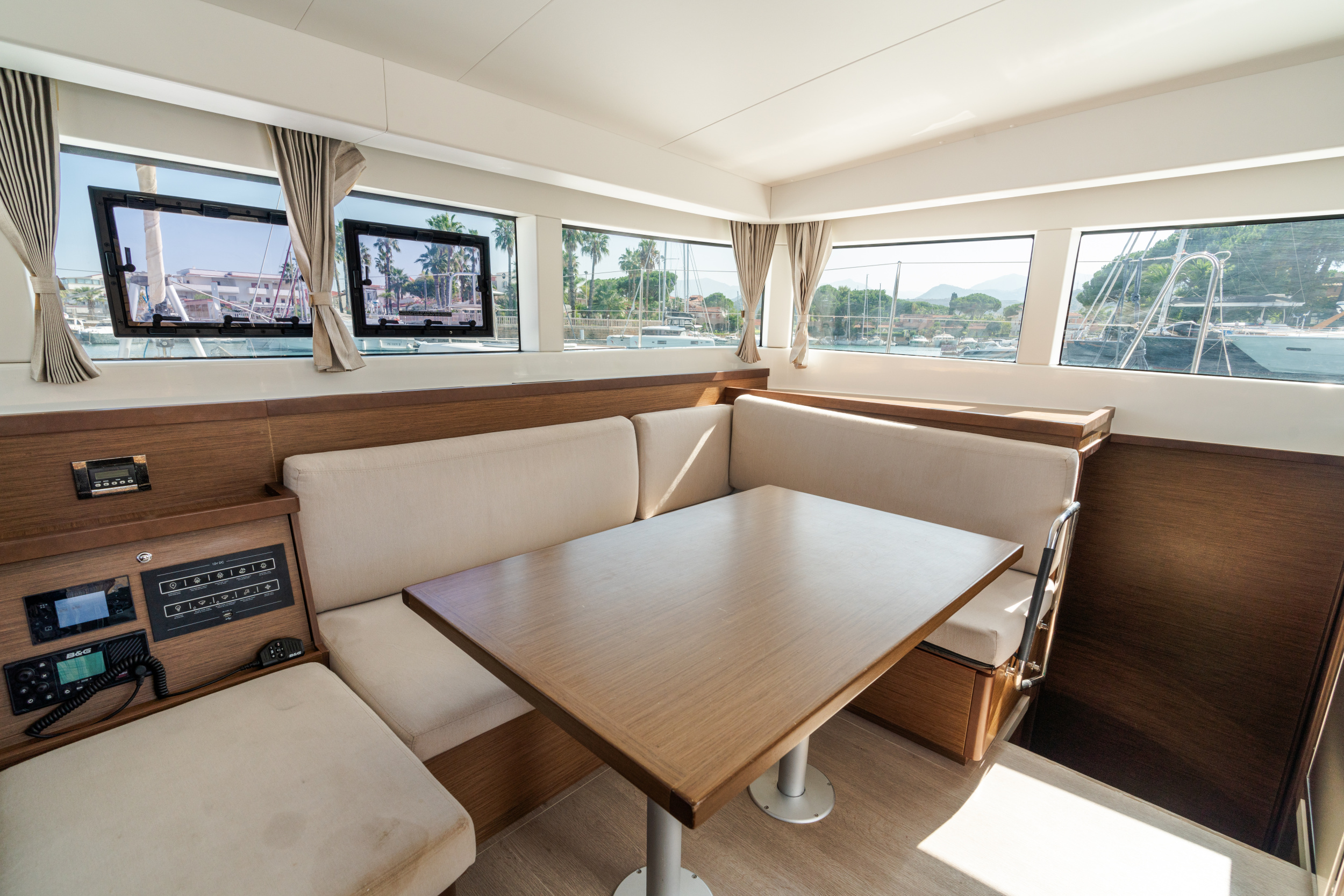 Lagoon 40 — photo 29