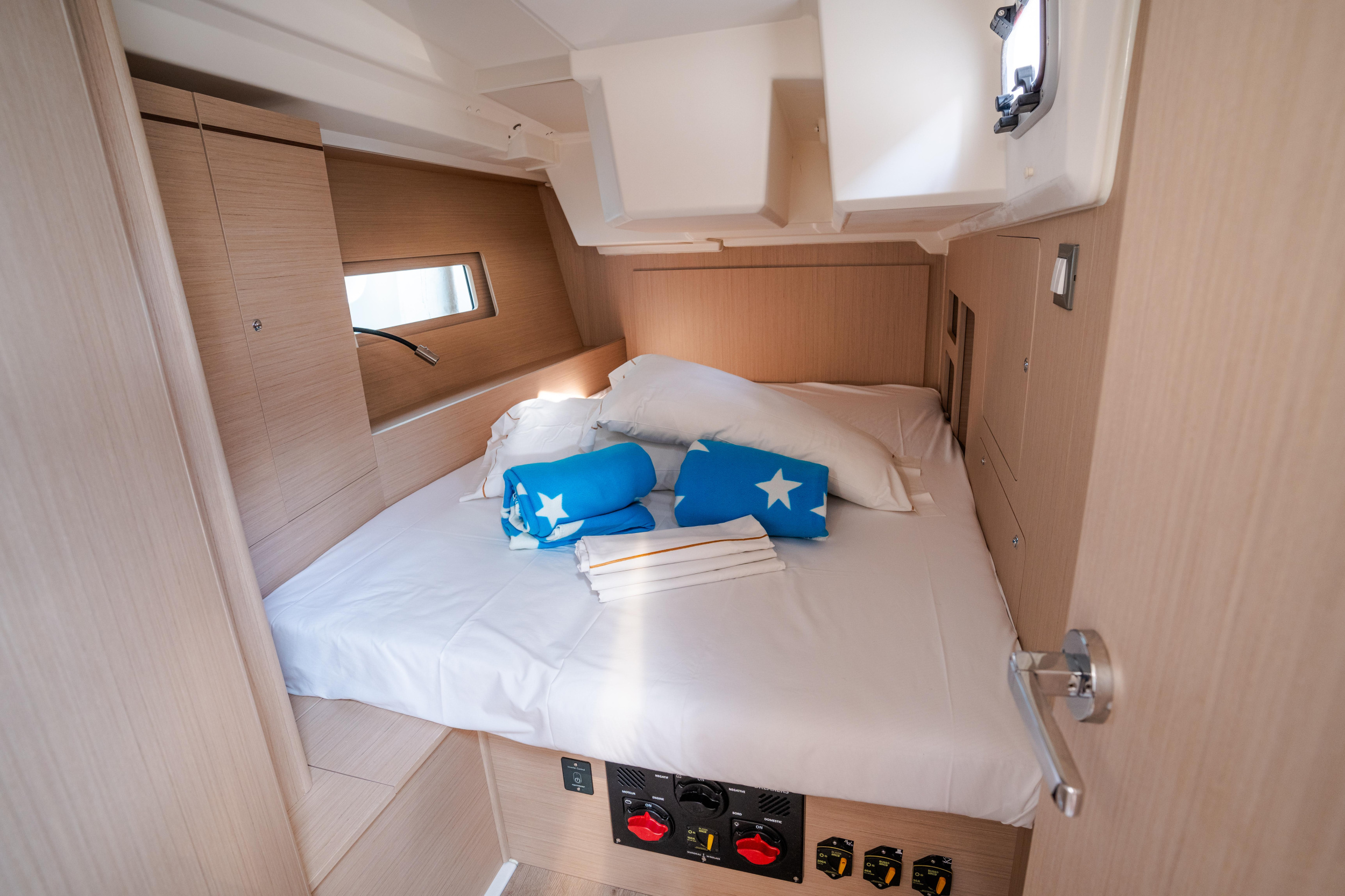 Oceanis 46.1 (bunk cab) — photo 15