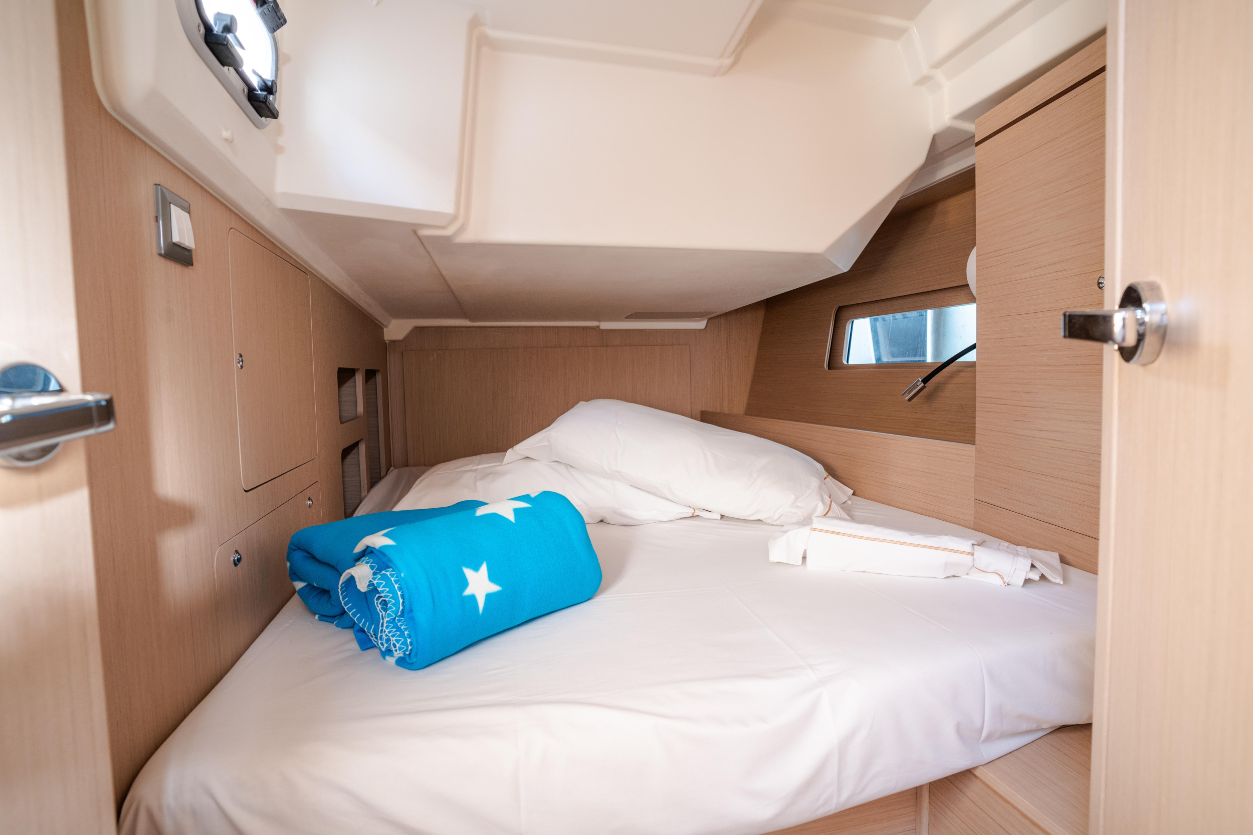 Oceanis 46.1 (bunk cab) — photo 5