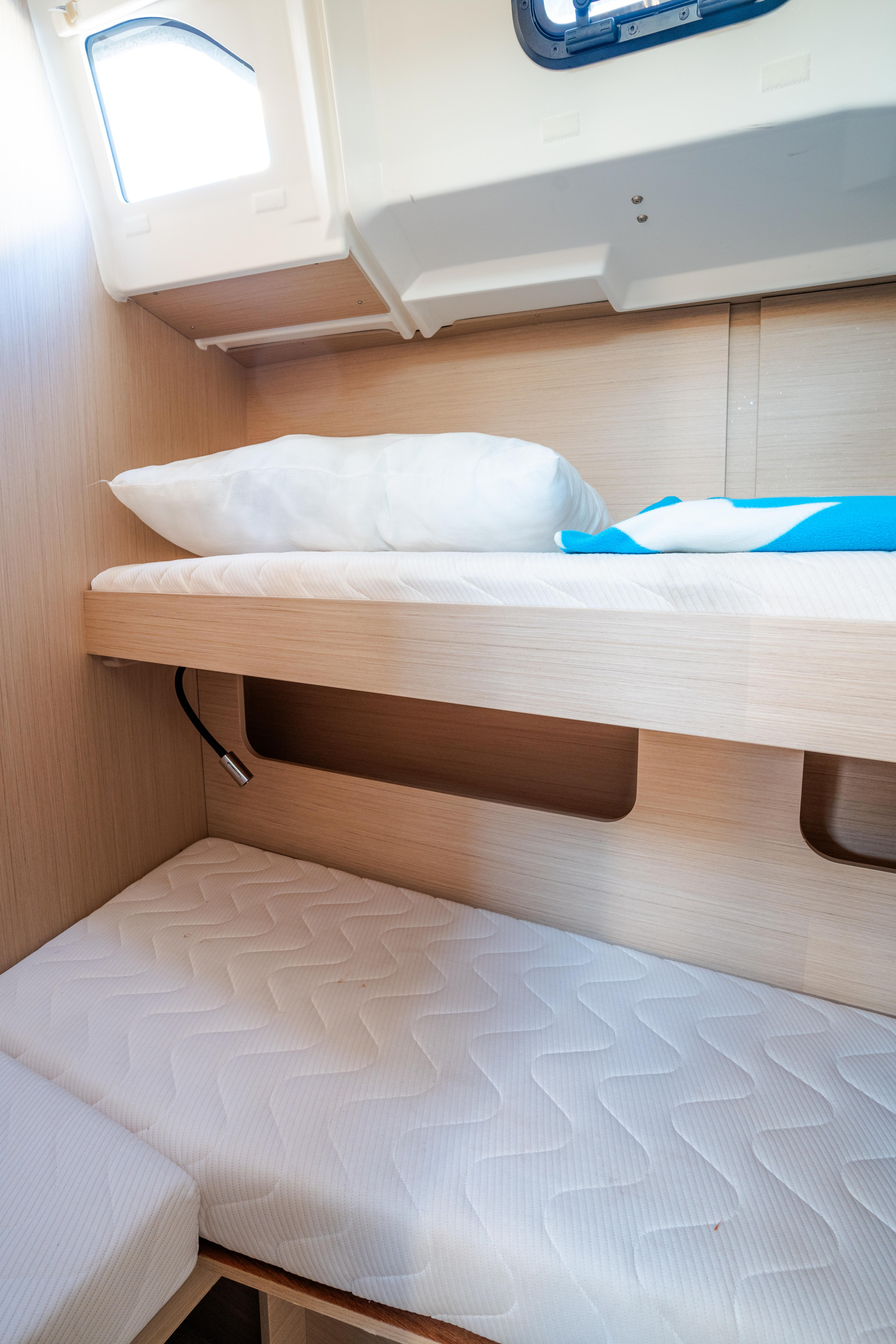 Oceanis 46.1 (bunk cab) — photo 16