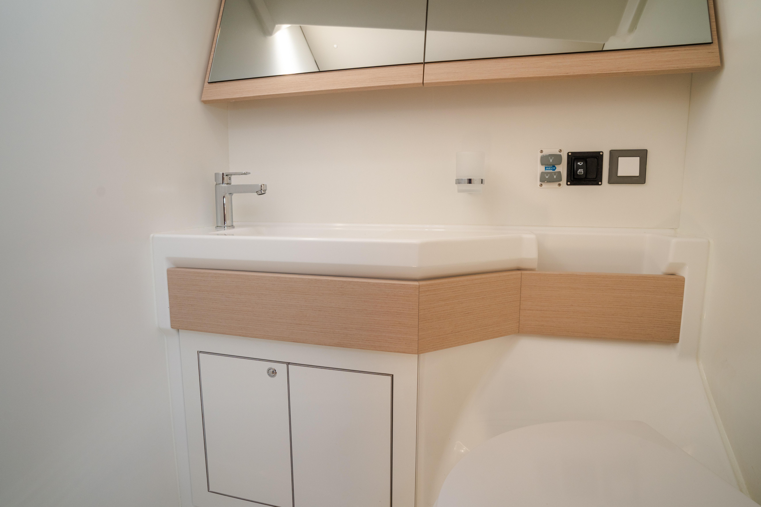 Oceanis 46.1 (bunk cab) — photo 6