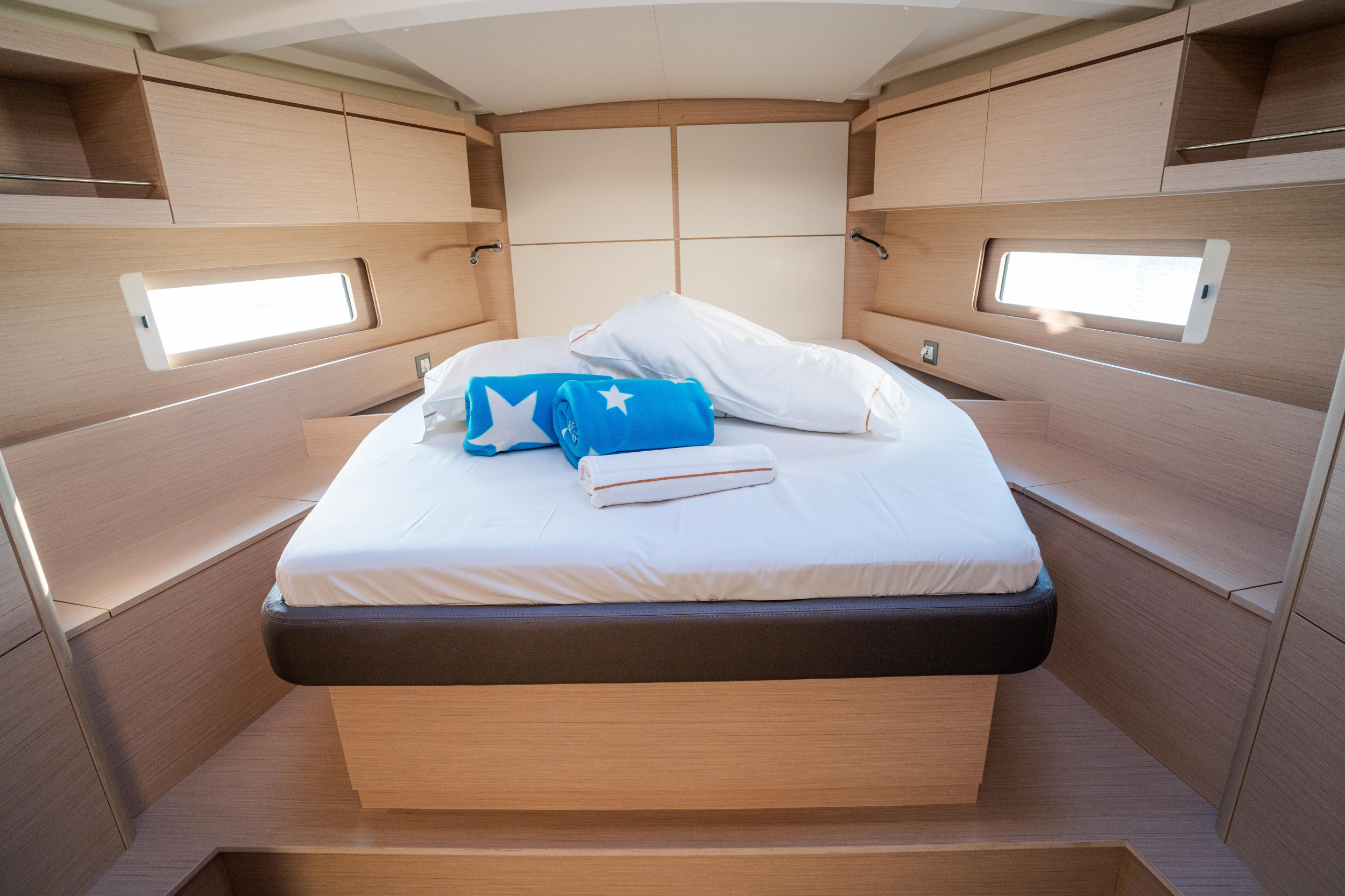 Oceanis 46.1 (bunk cab) — photo 12