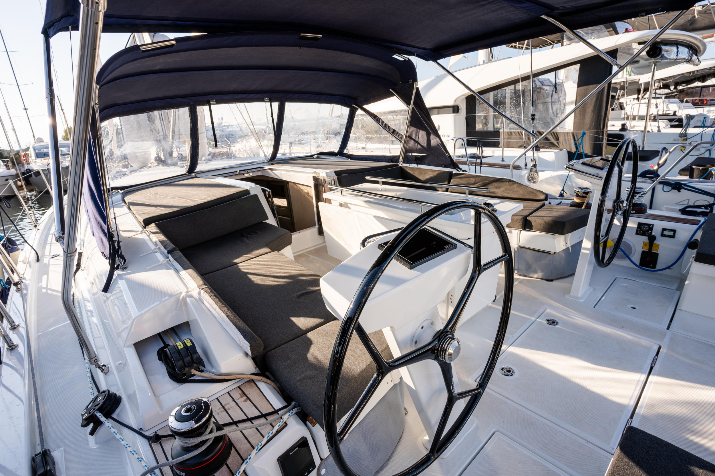 Oceanis 46.1 (bunk cab) — photo 4