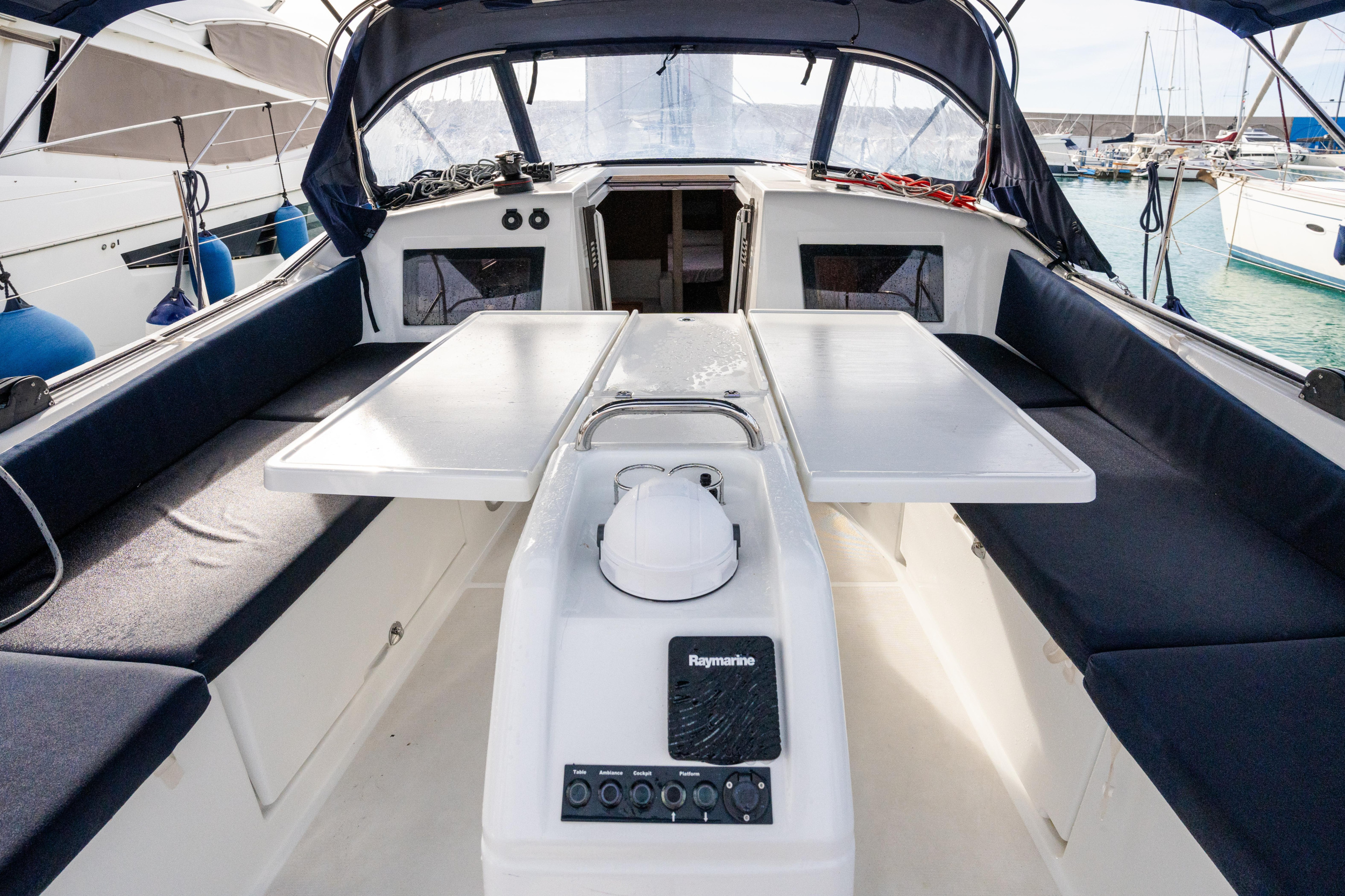 Sun Odyssey 410 — photo 25