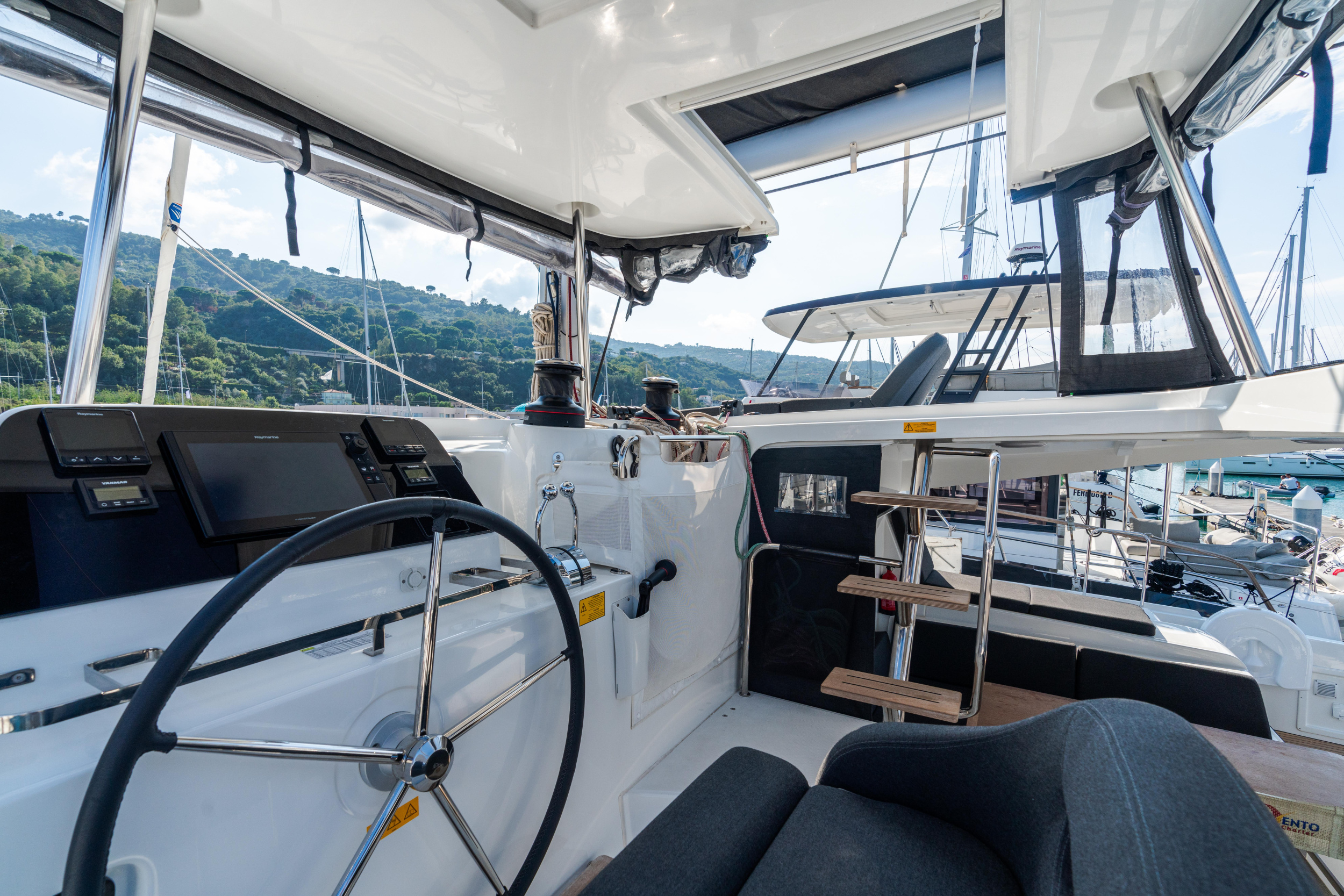 Lagoon 42 — photo 12