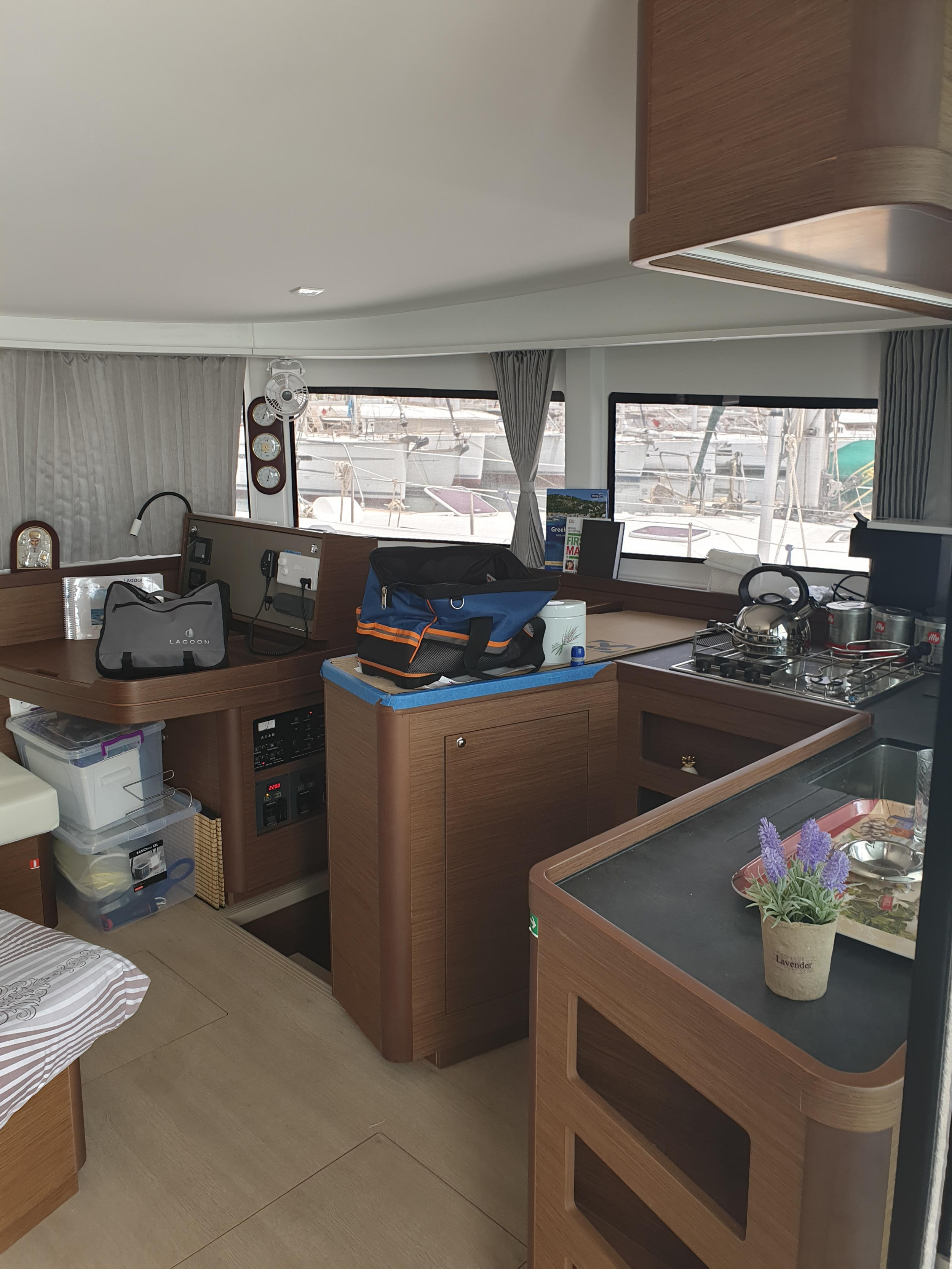 Lagoon 42 — photo 17