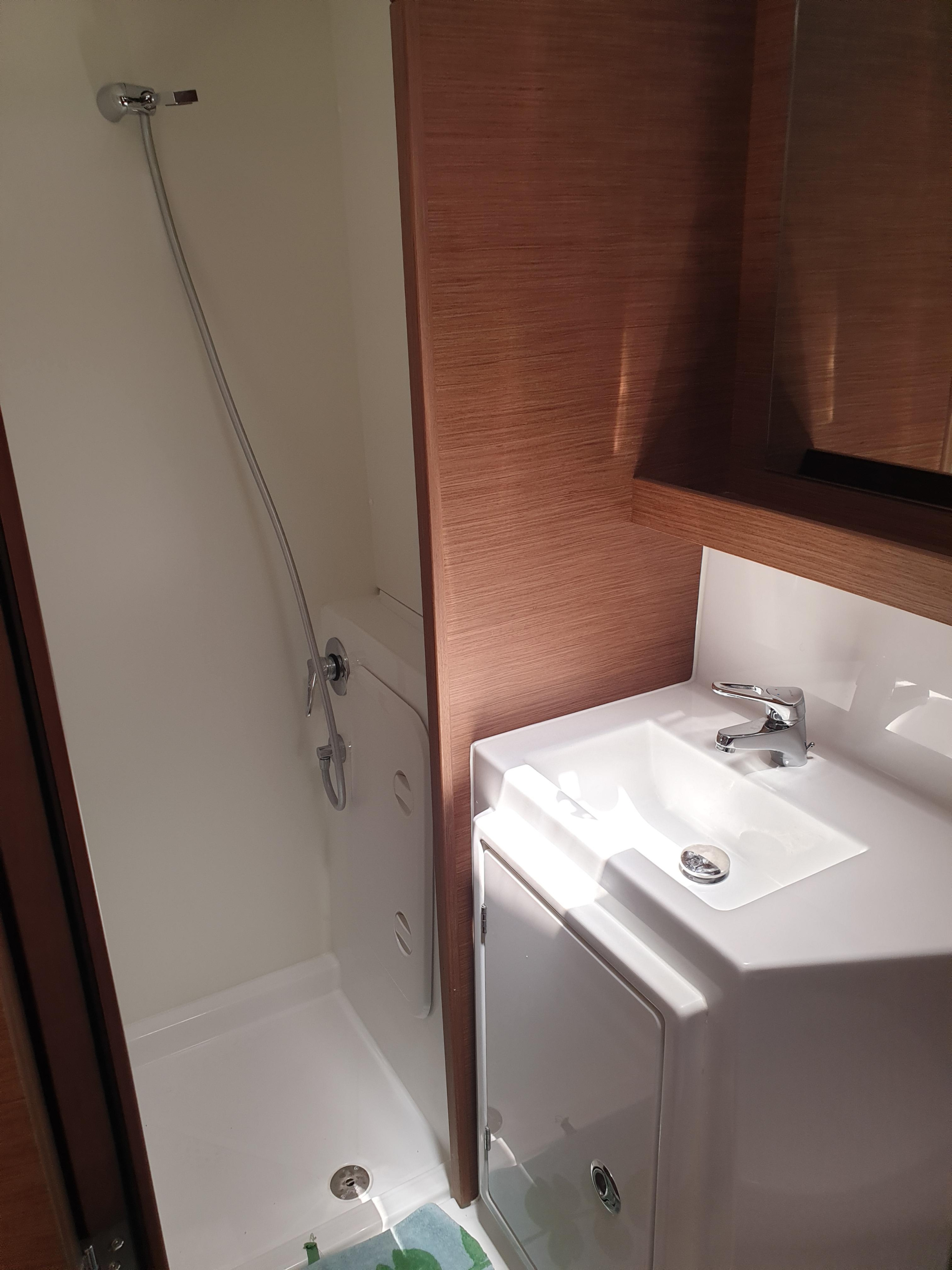 Lagoon 42 — photo 11