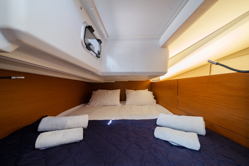 Sun Odyssey 440 — photo 6