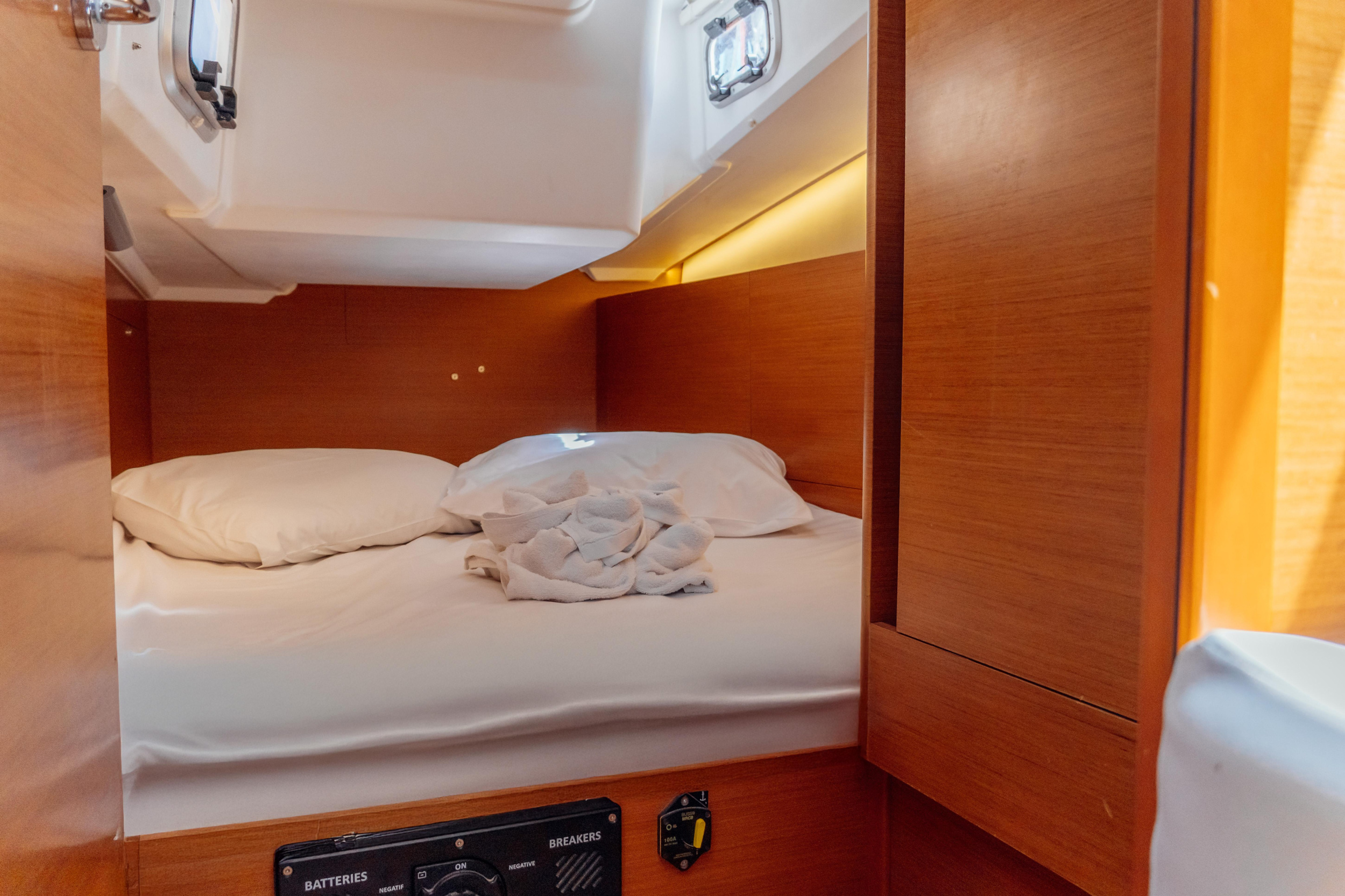 Sun Odyssey 410 — photo 2