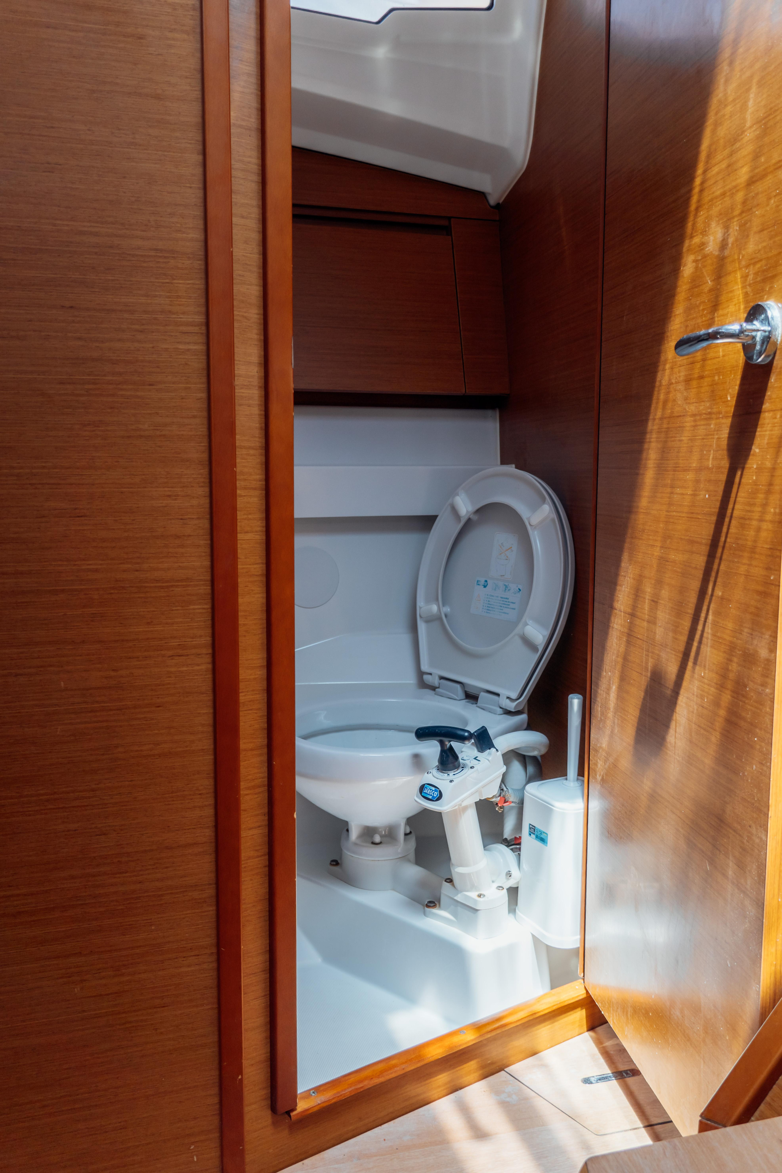 Sun Odyssey 410 — photo 3