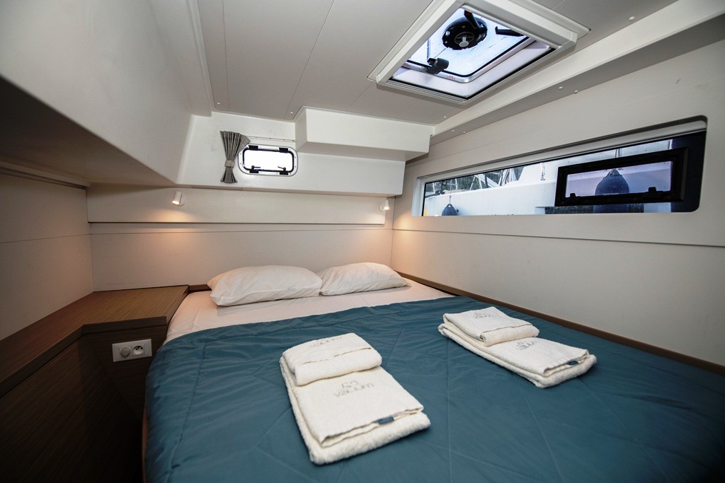 Lagoon 40 — photo 12