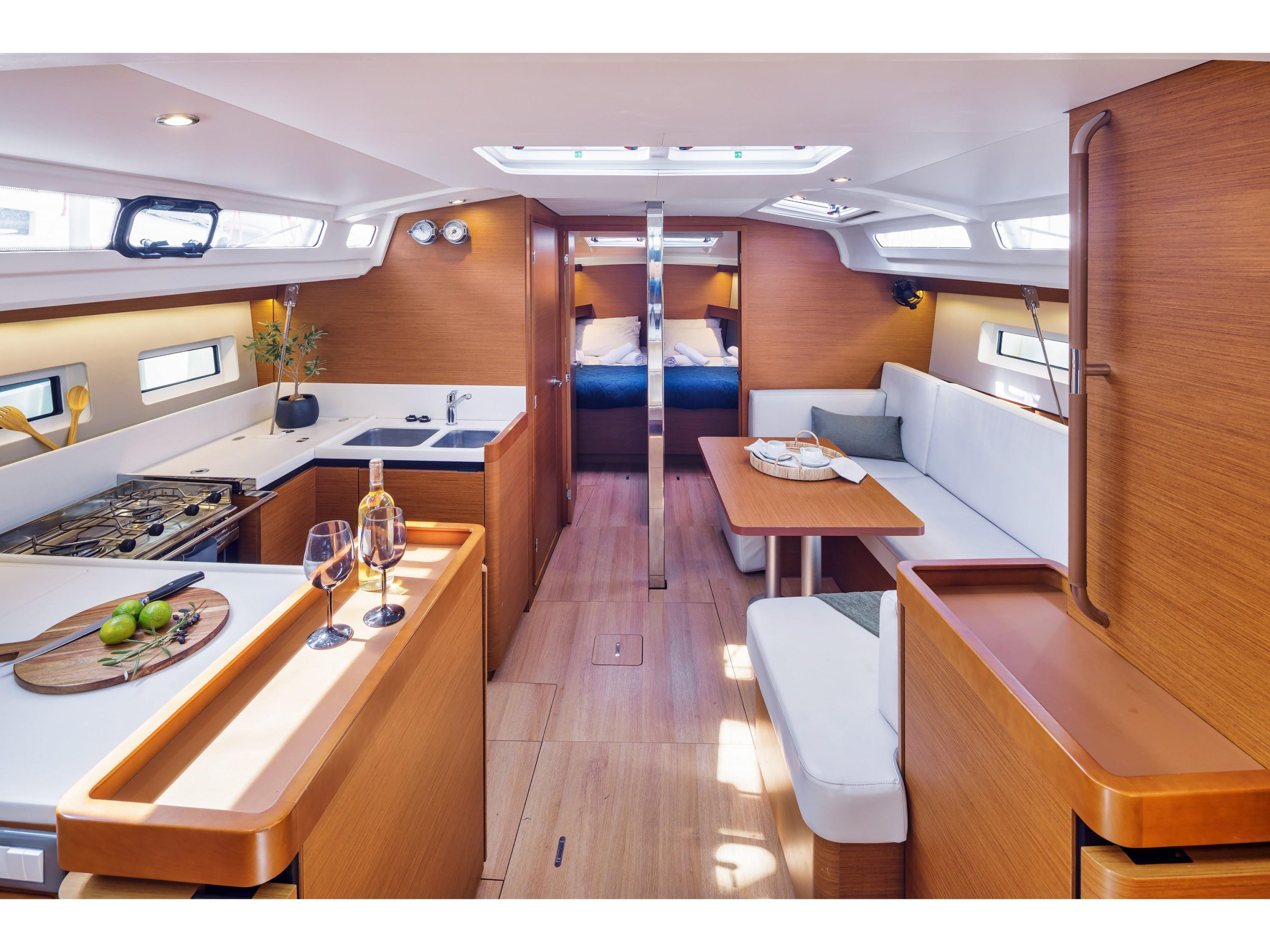 Sun Odyssey 440 — photo 2