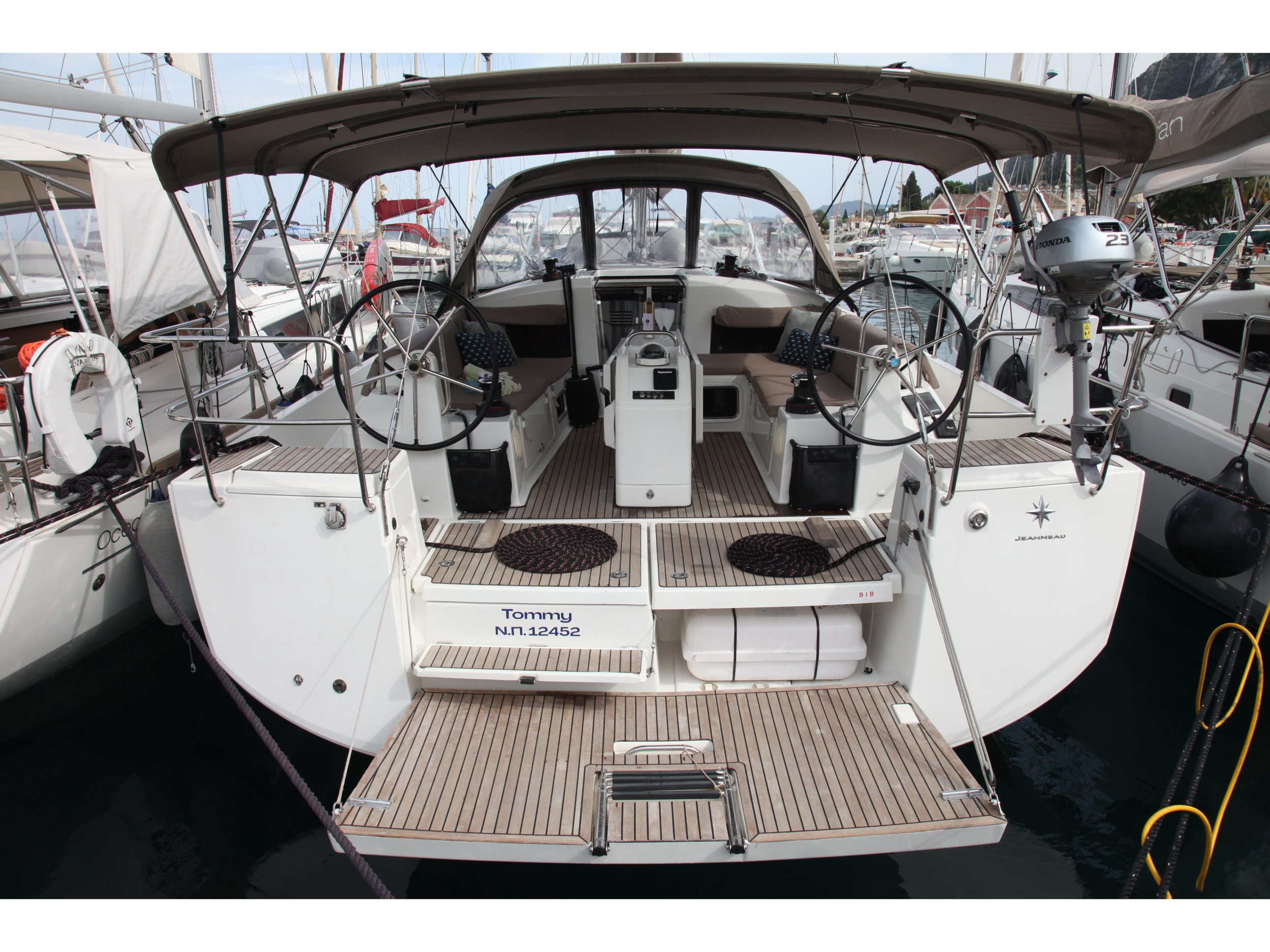 Sun Odyssey 440 — photo 1