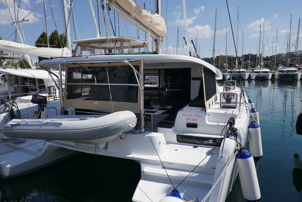 Lagoon 42 — photo 3