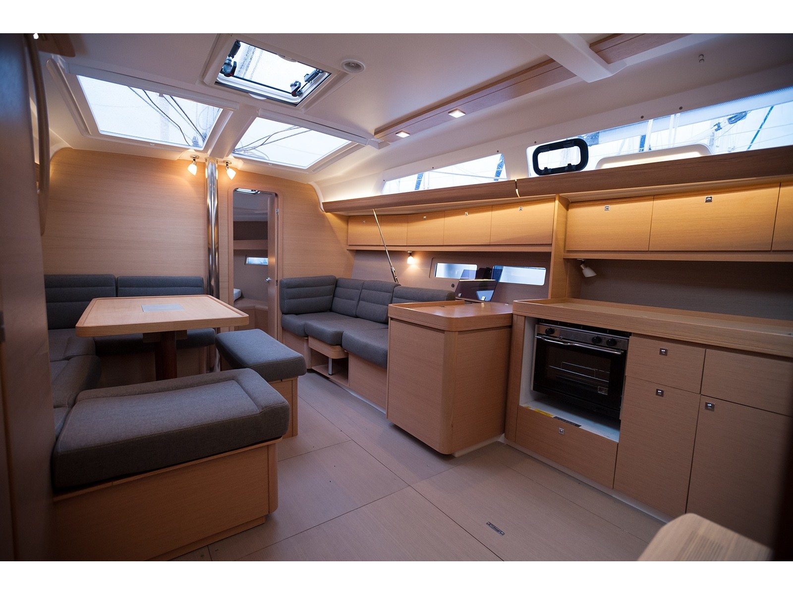 Dufour 410 Grand Large — photo 3