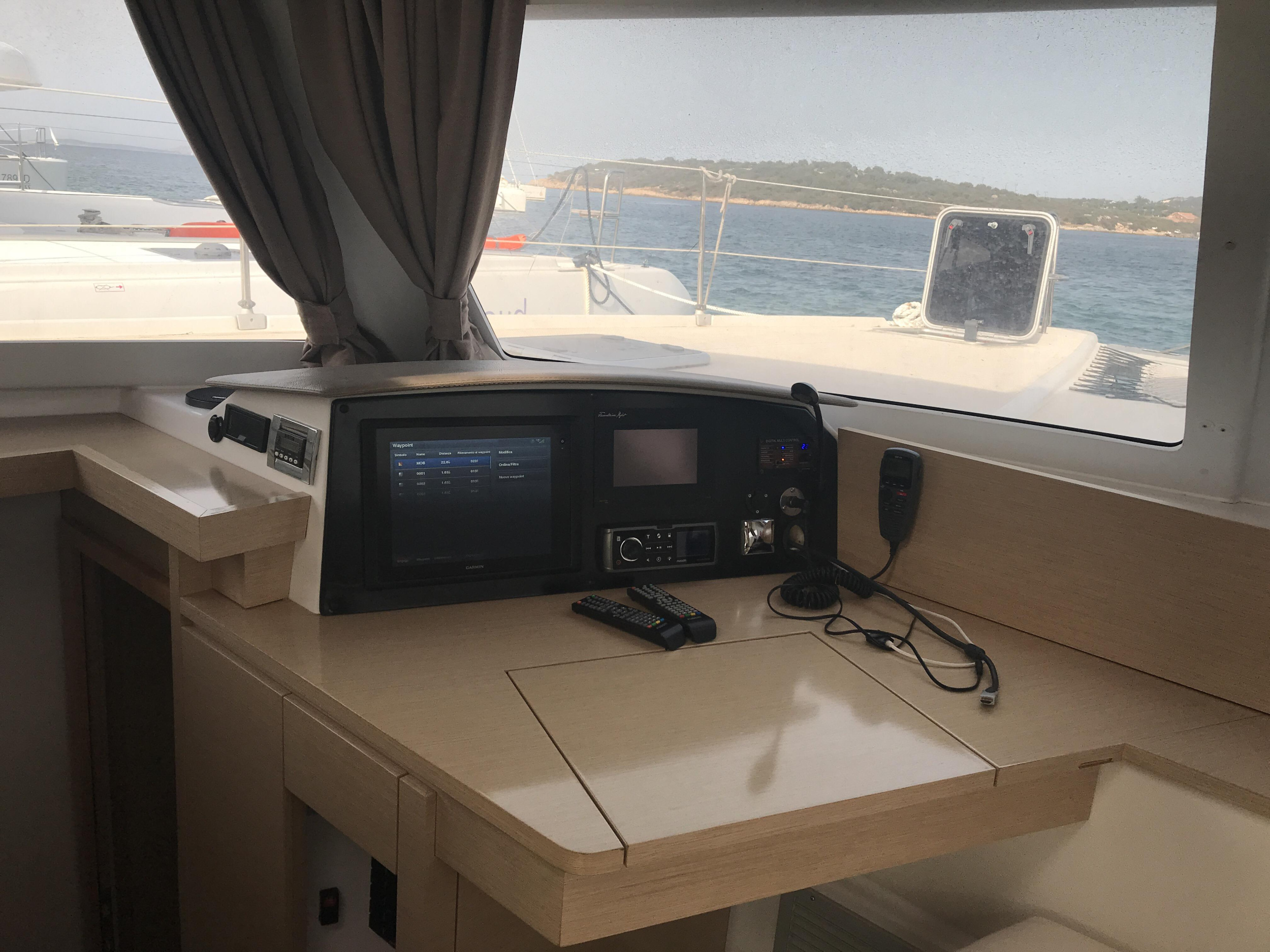 Helia 44 — photo 9