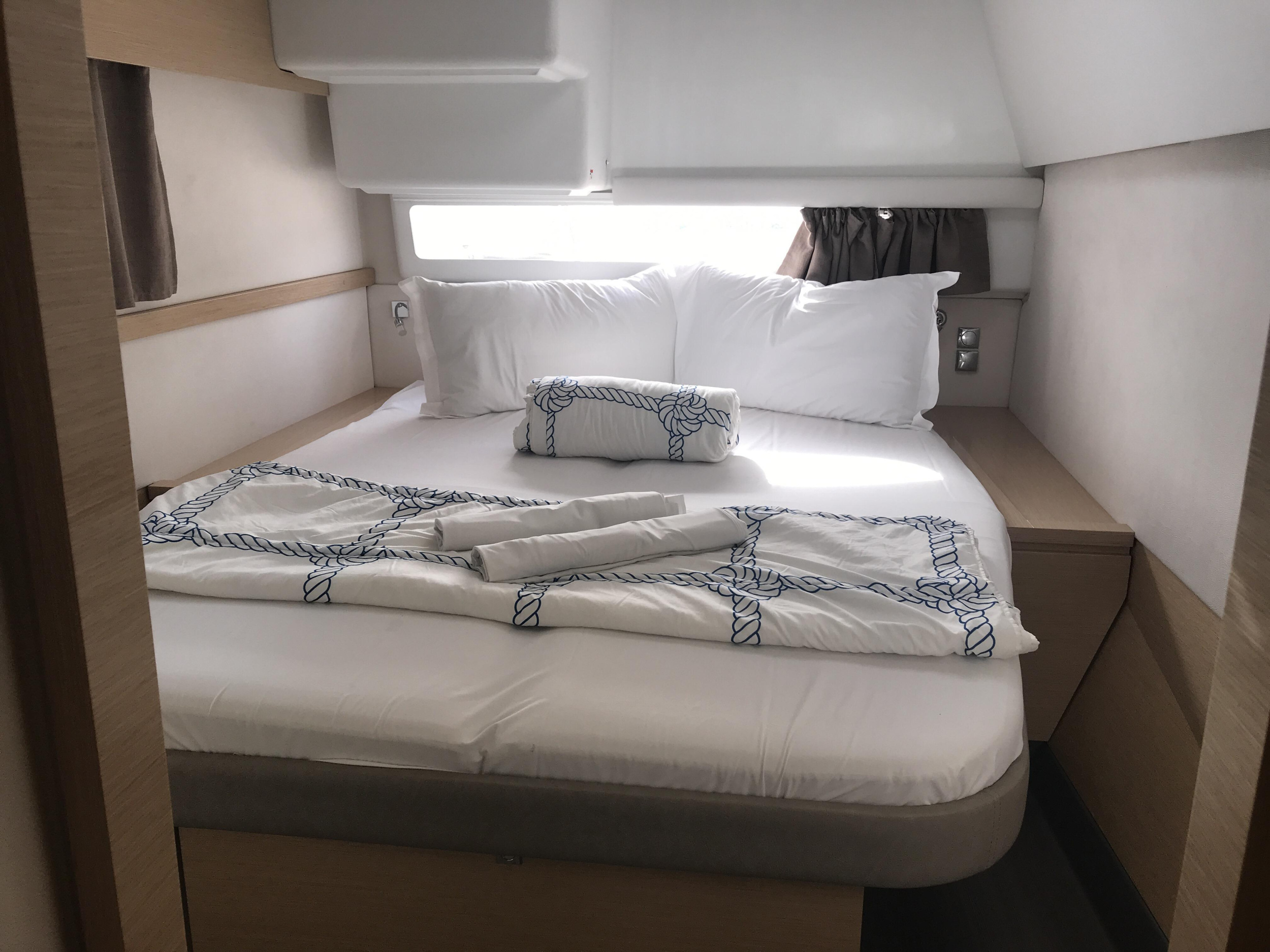 Helia 44 — photo 14