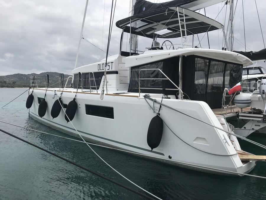 Photo #1 - Lagoon 52F - 6 cab (Dugongo II - PREMIUM LINE) en Cala dei Sardi - 8542