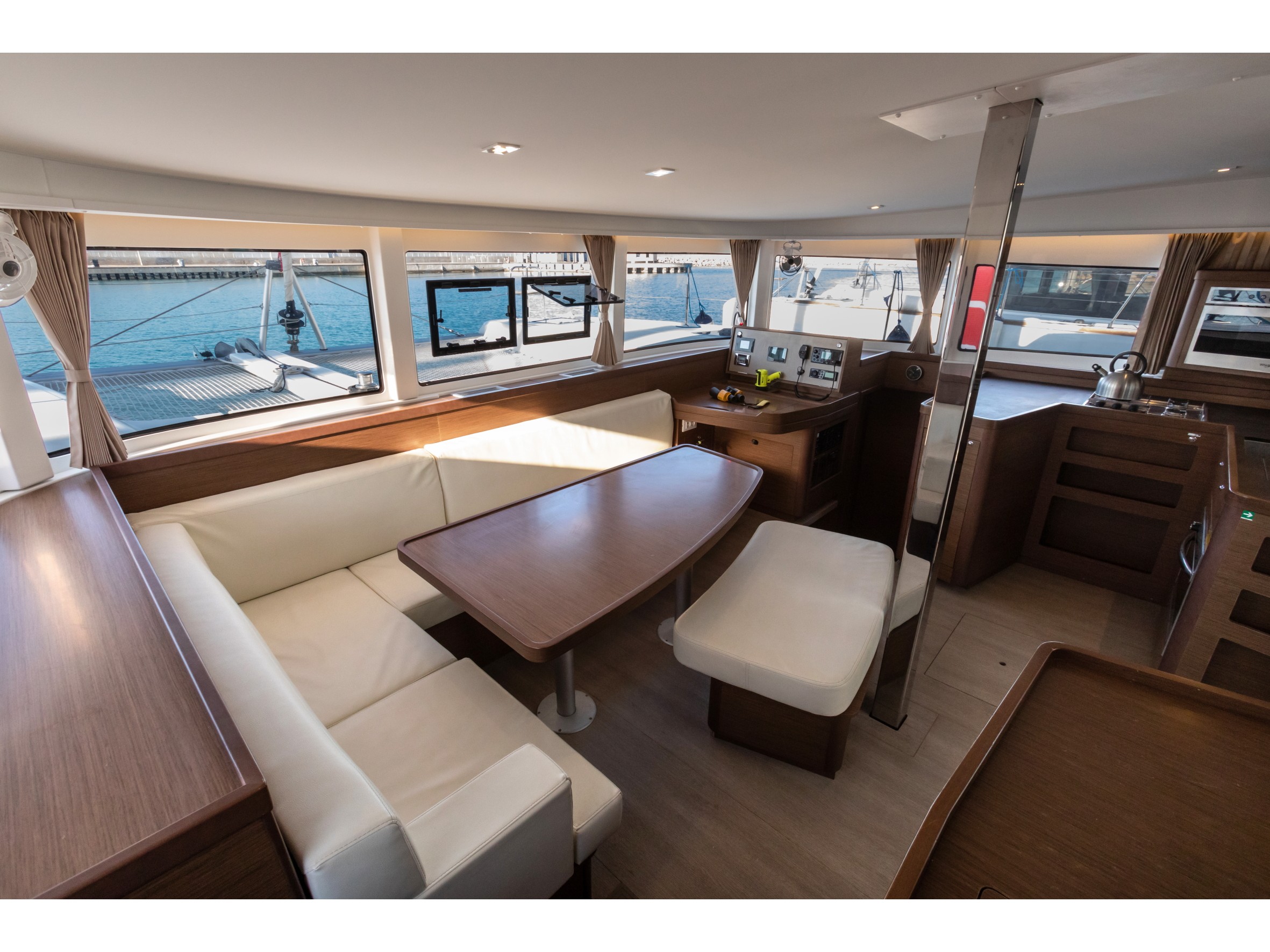 Lagoon 42 — photo 18
