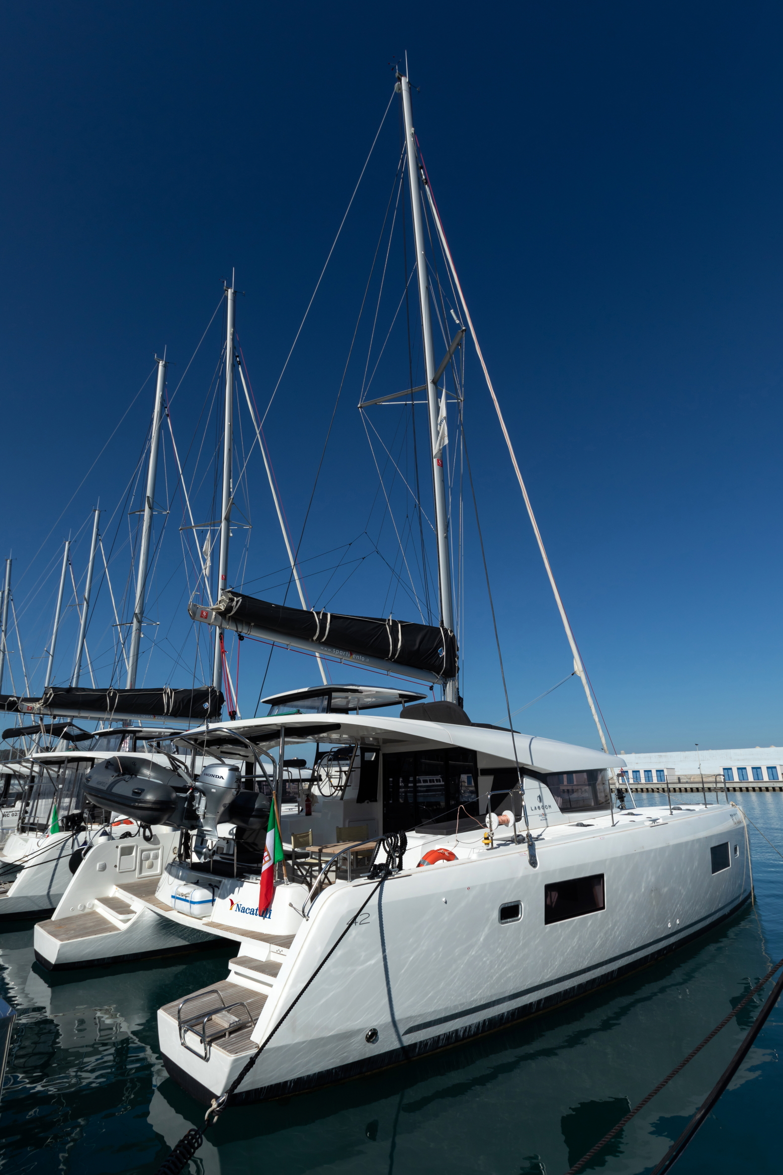 Lagoon 42 — photo 8