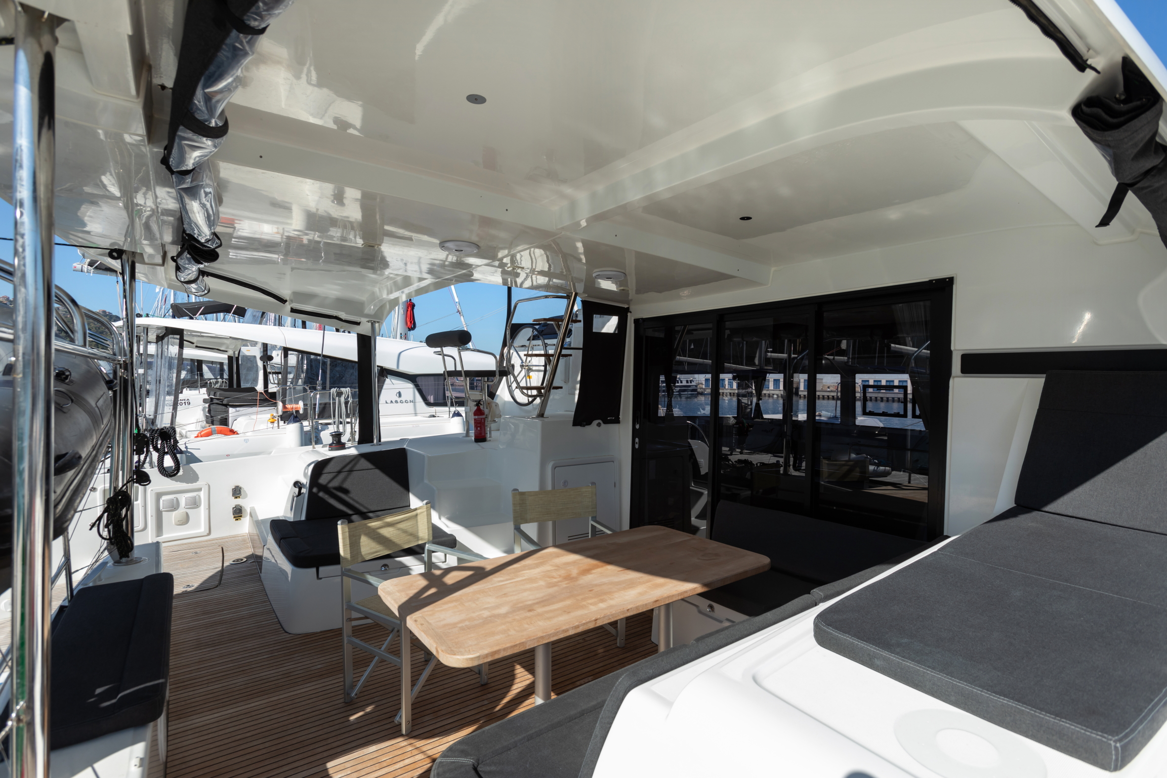 Lagoon 42 — photo 11