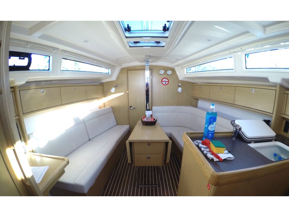 Bavaria Cruiser 34 — photo 5