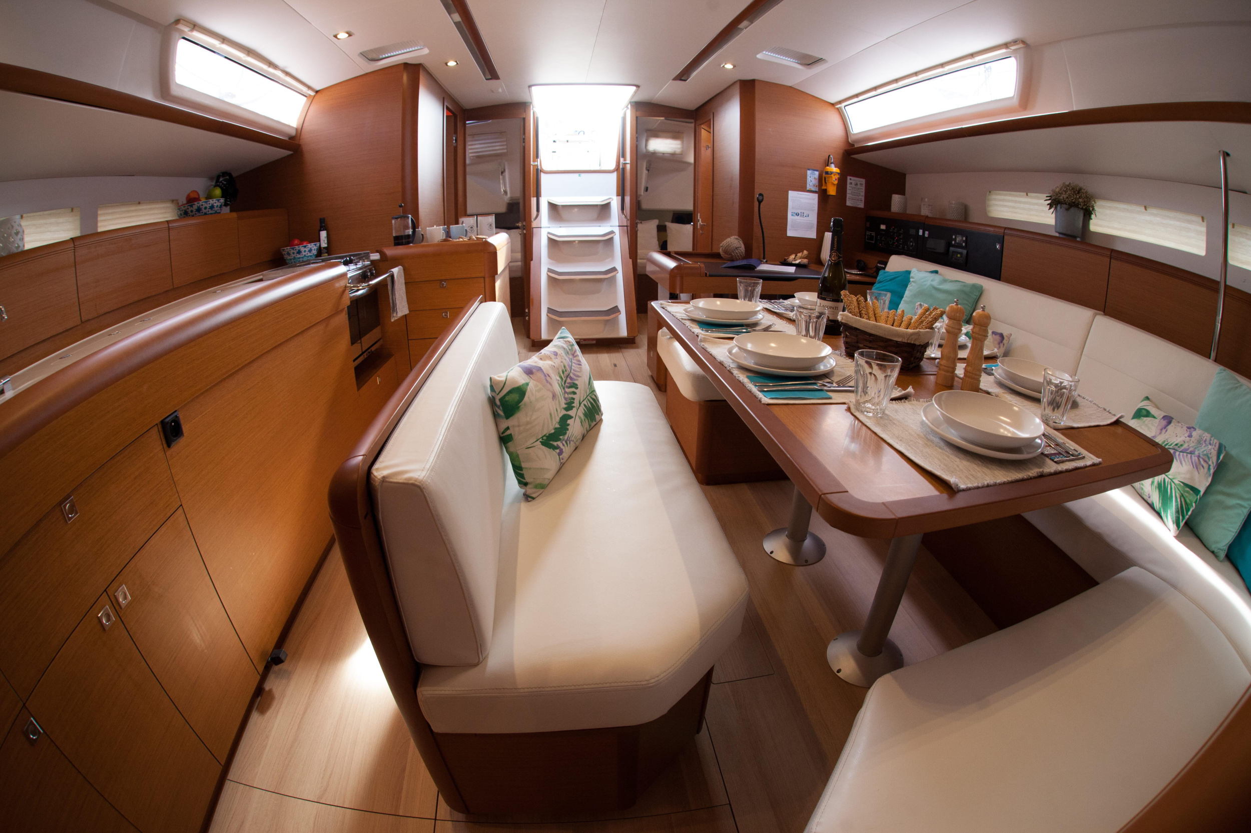 Sun Odyssey 519 - 5 cabs — photo 9