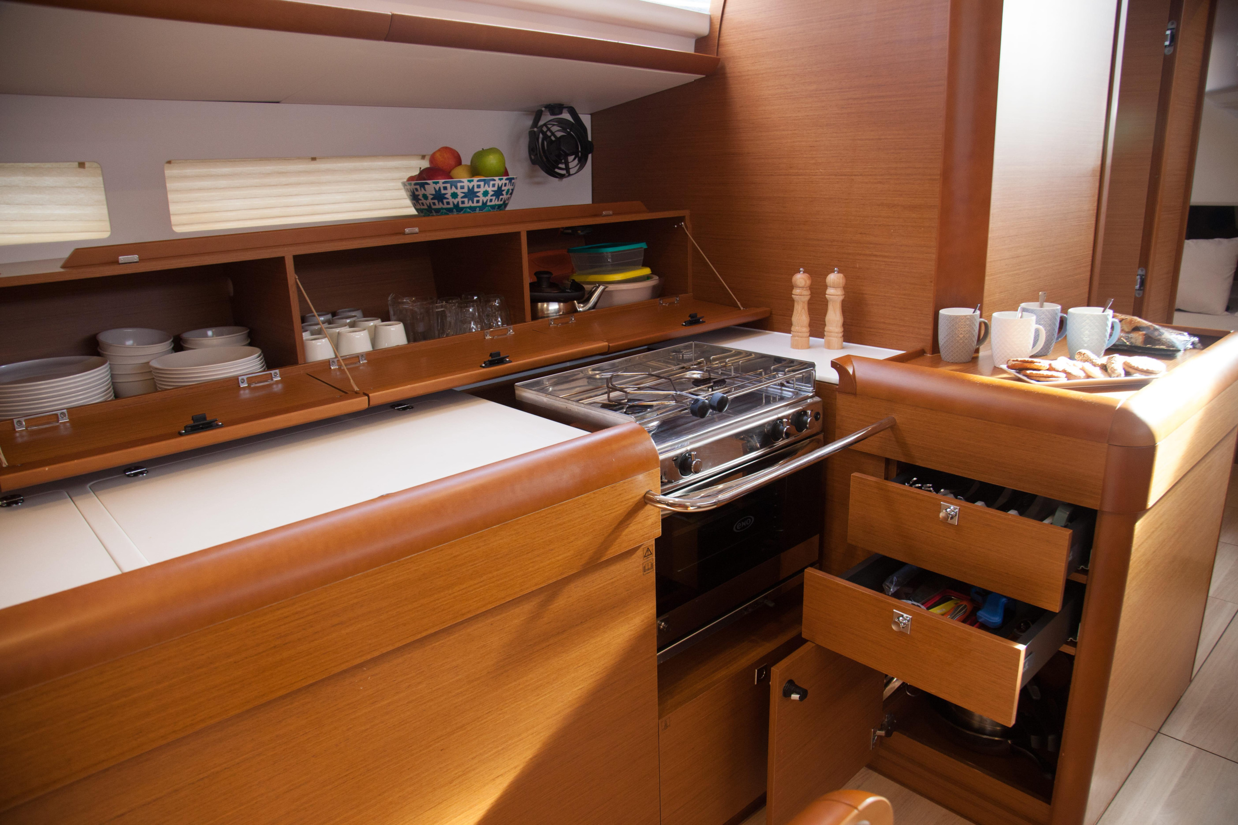 Sun Odyssey 519 - 5 cabs — photo 5