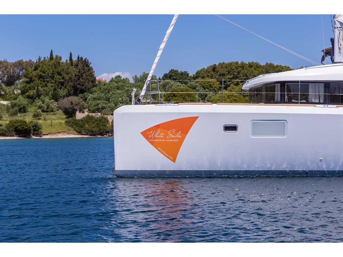 Lagoon 39 — photo 1