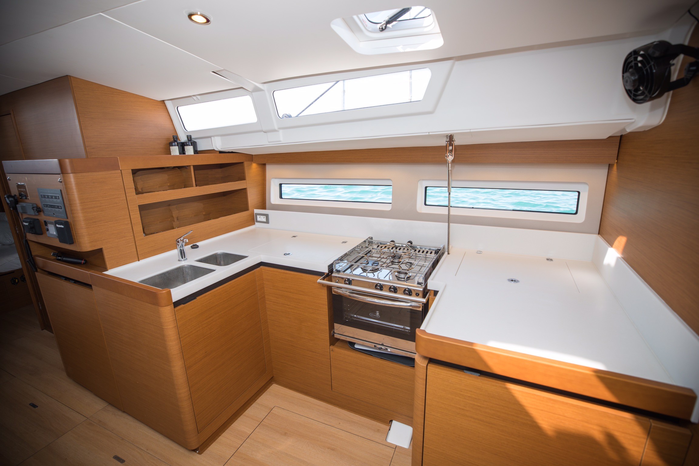 Sun Odyssey 490 4 cabins — photo 2