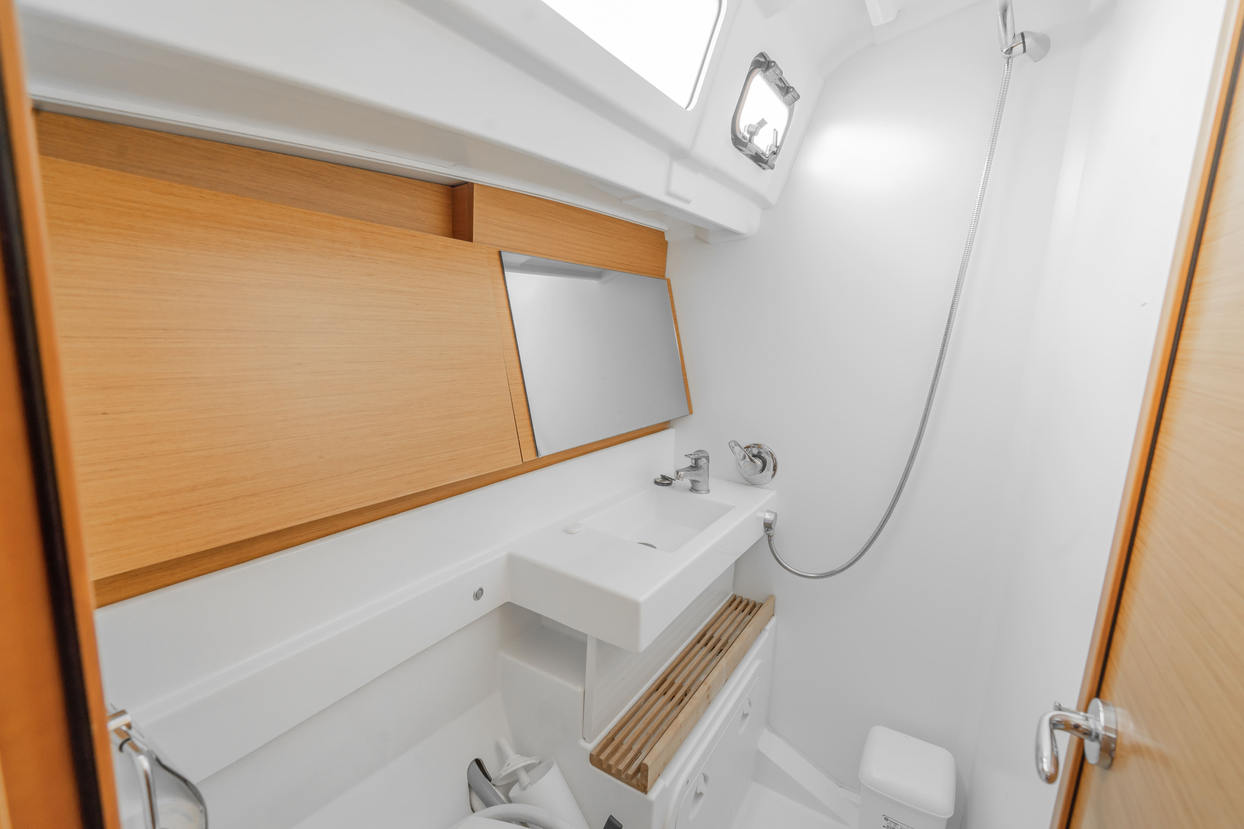 Sun Odyssey 490 4 cabins — photo 4